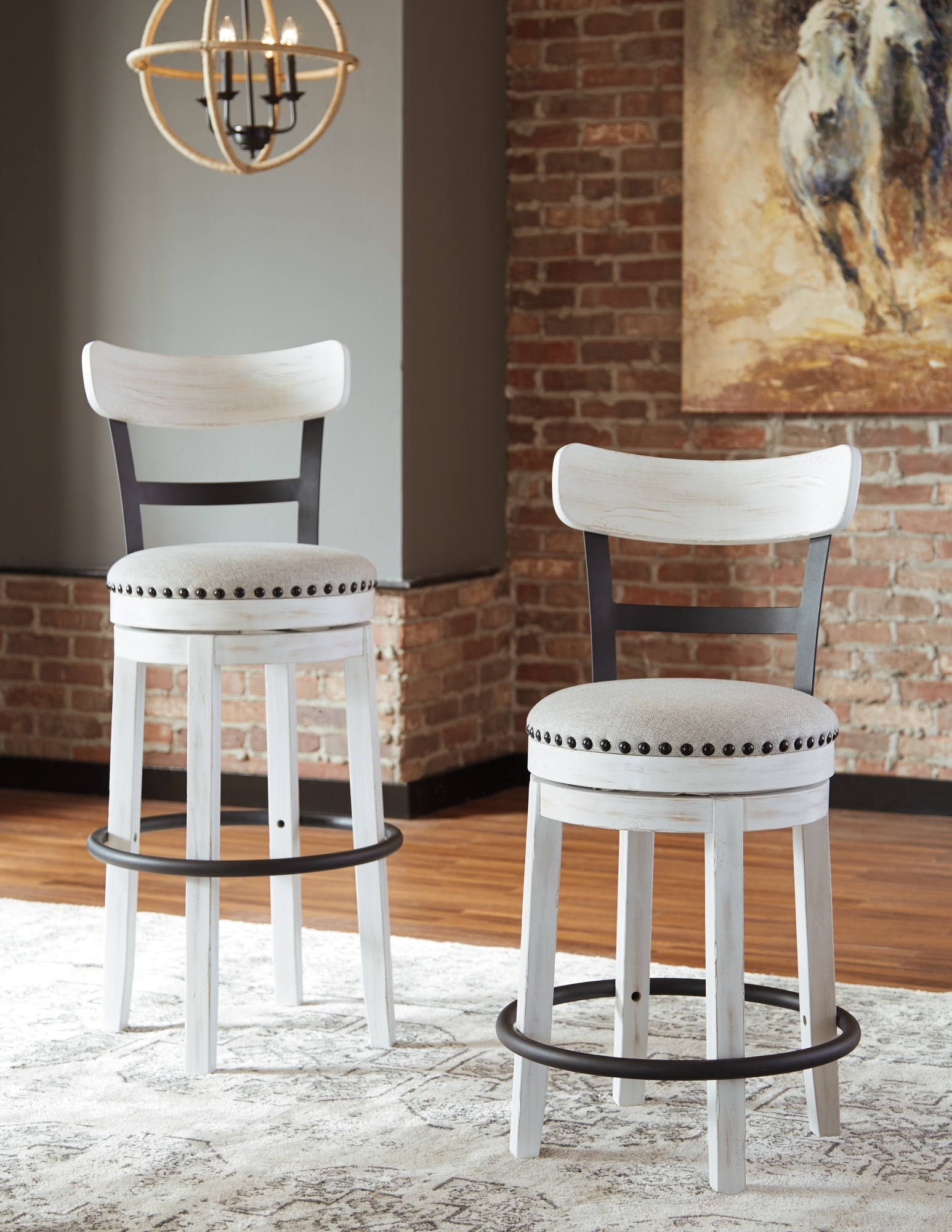 Signature Design by Ashley Valebeck Uph Swivel Barstool (1/Cn)