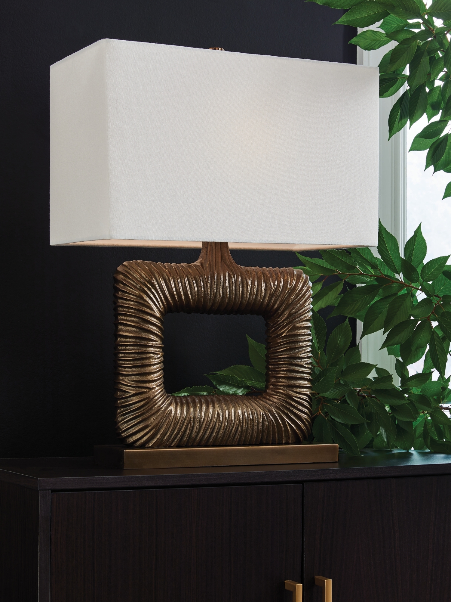 Ashley (Signature Design) Garronby Metal Table Lamp