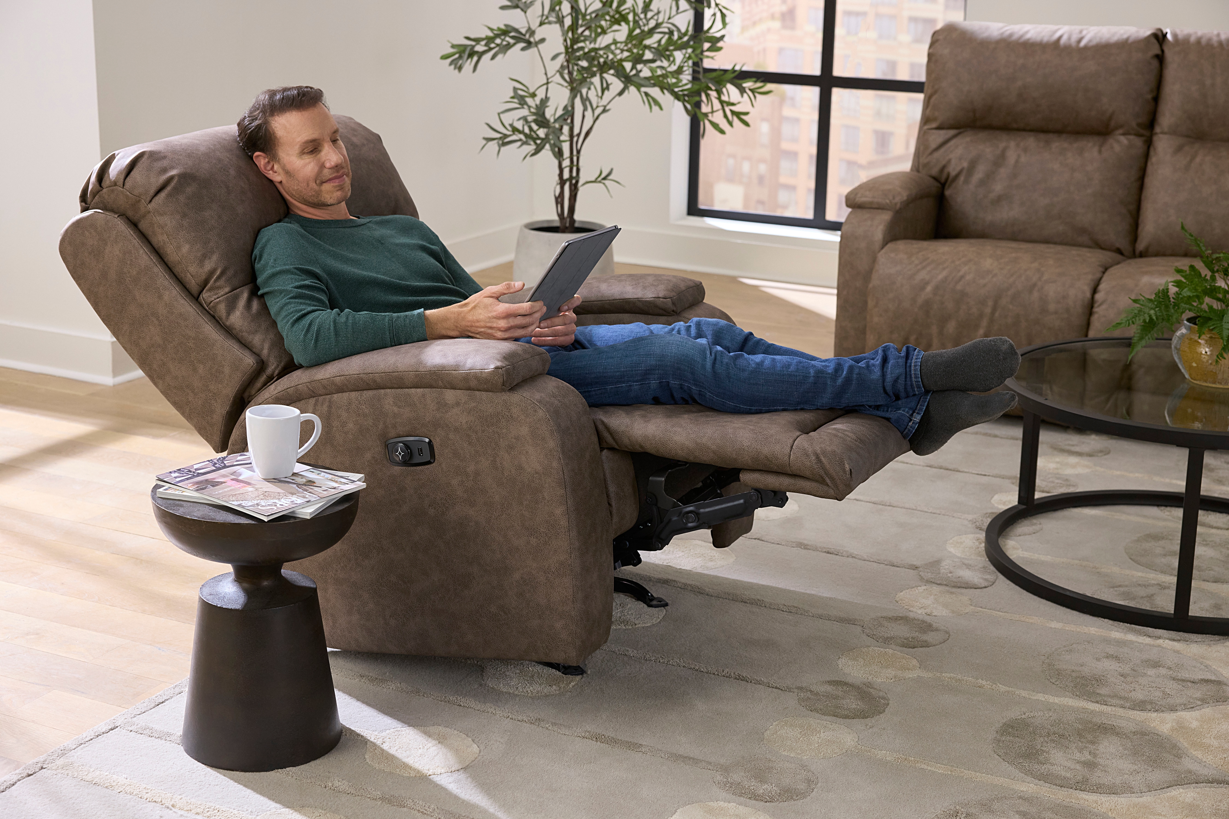 Best Home Furnishings Maverly Power Swivel Glider Recliner