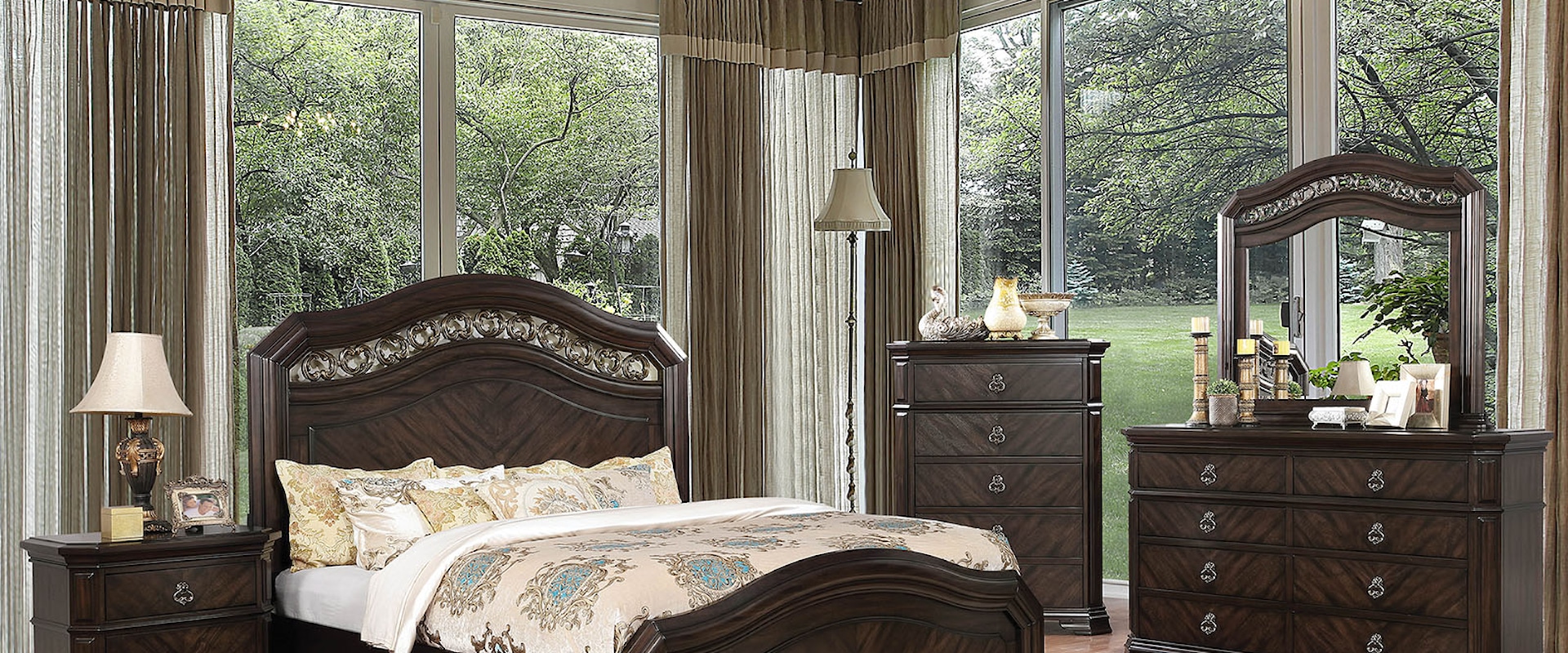 Traditional 4 Piece Queen Bedroom Set