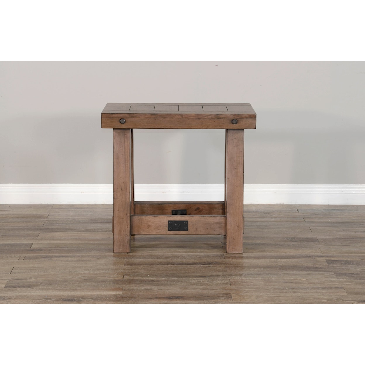 Sunny Designs Doe Valley Chair Side Table