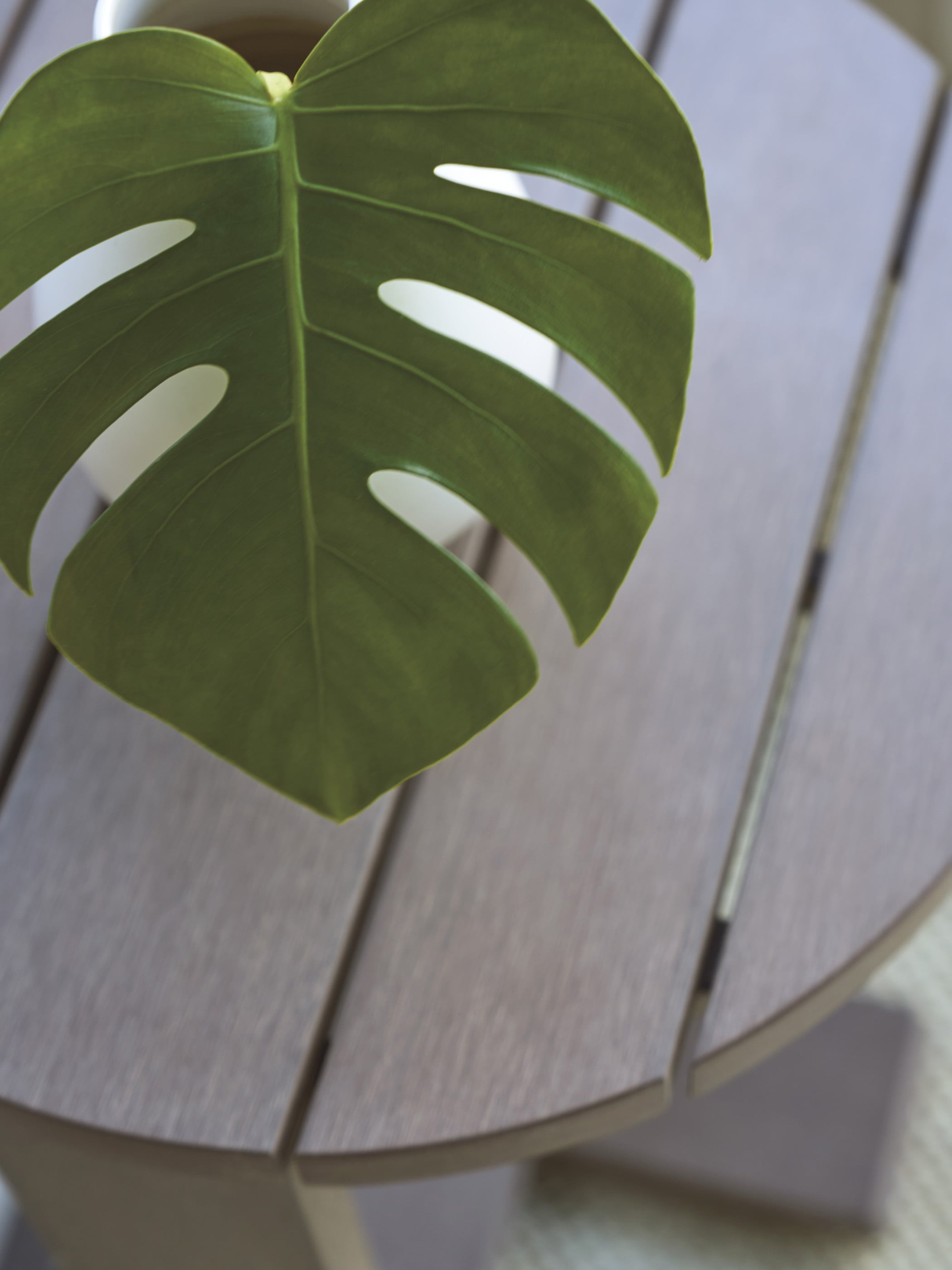 Tommy Bahama Outdoor Living Mozambique Round Table