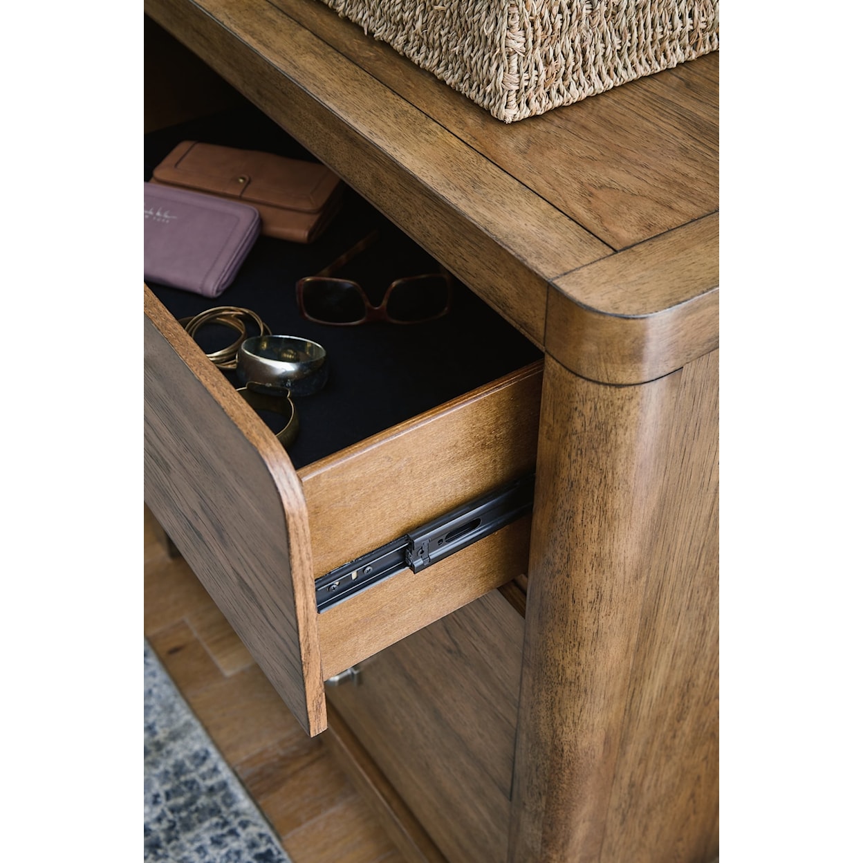 Signature Design by Ashley Cabalynn 2-Drawer Nightstand