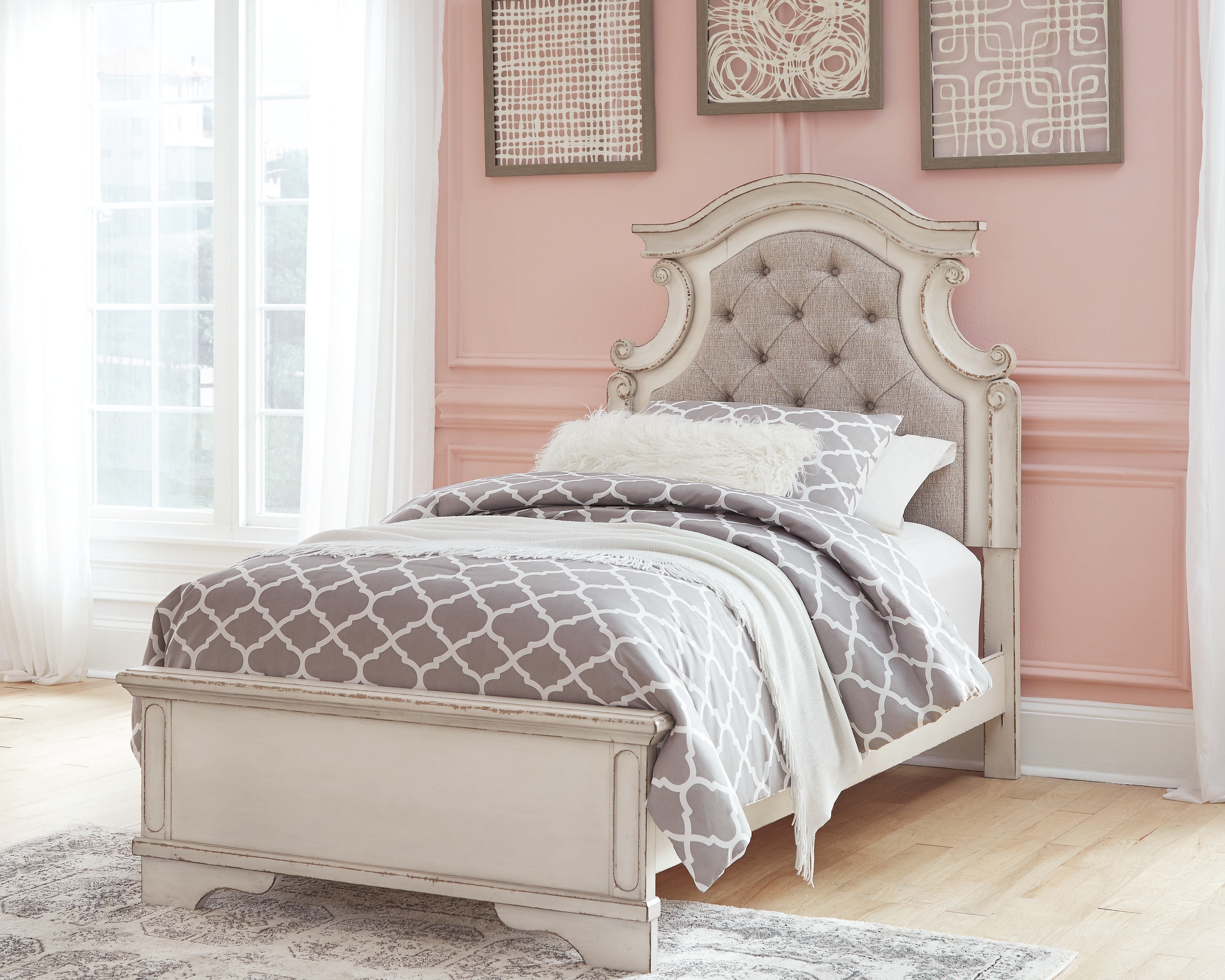 Signature Design by Ashley Realyn Twin Bedroom Set