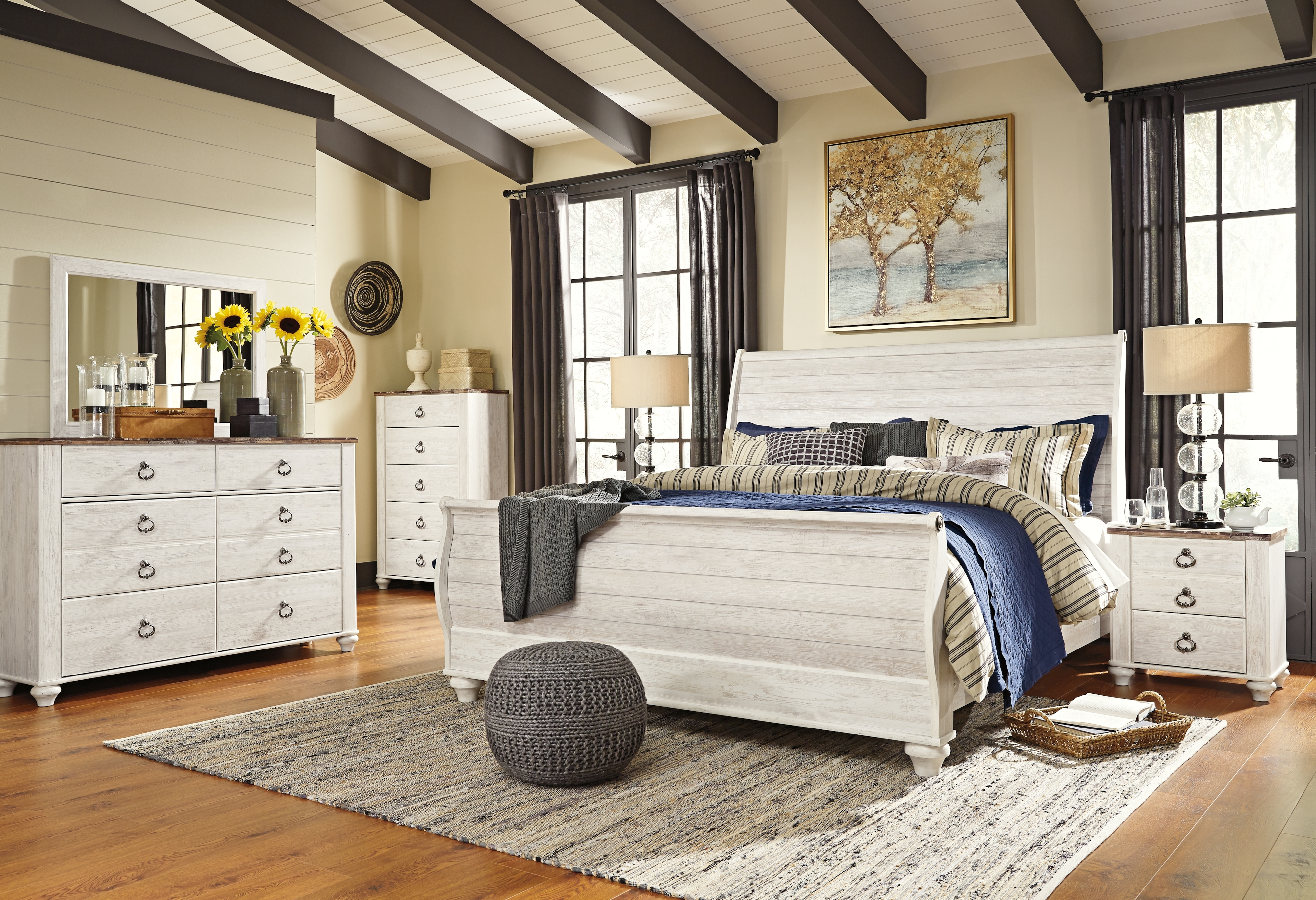 Signature Design by Ashley Willowton King Sleigh Bed