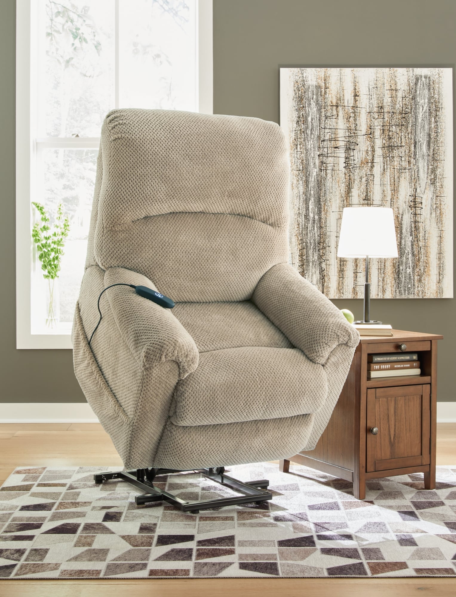 Signature Design by Ashley Shadowboxer 4710312 Power Lift Recliner