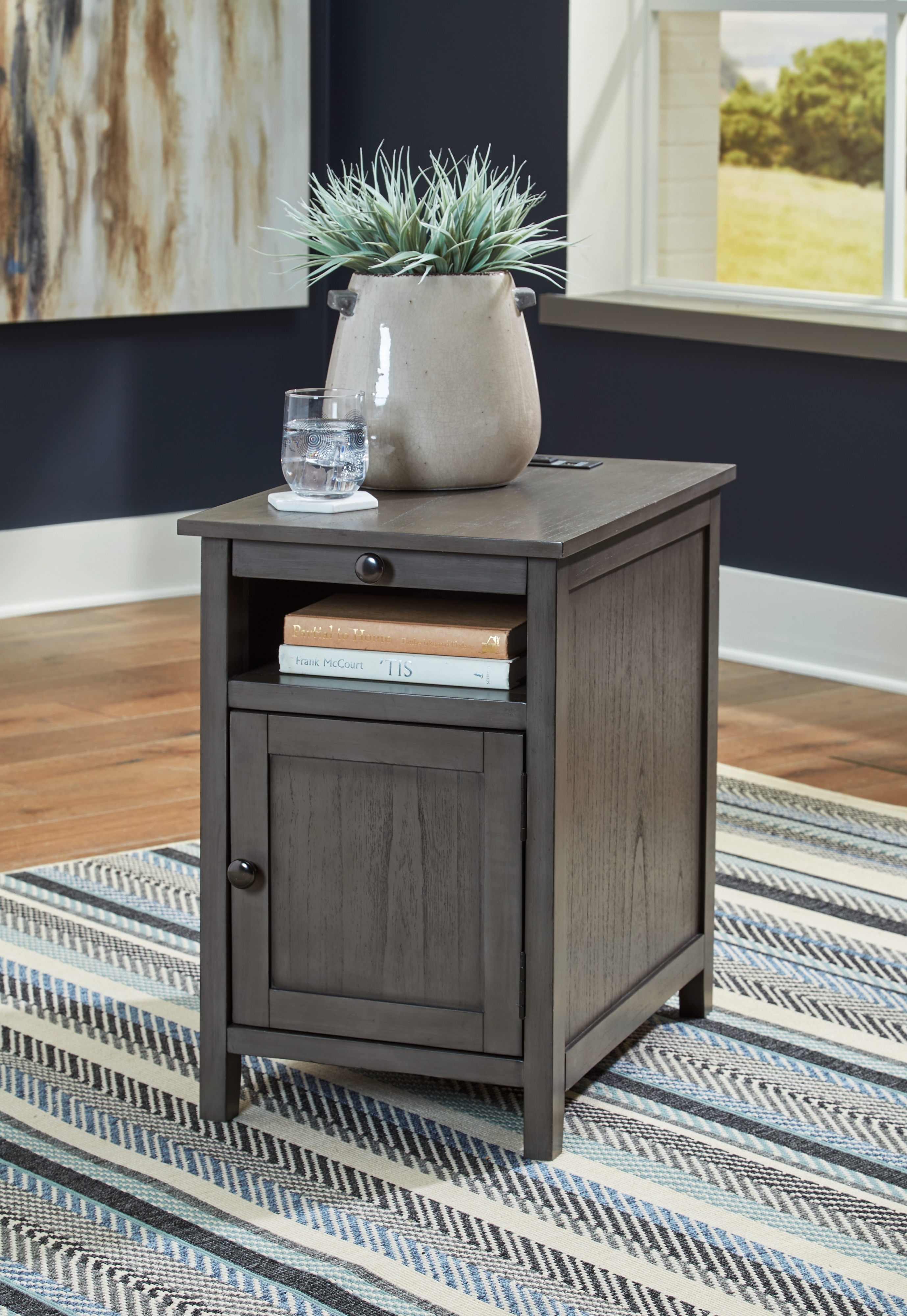 Signature Design by Ashley Treytown Chairside End Table