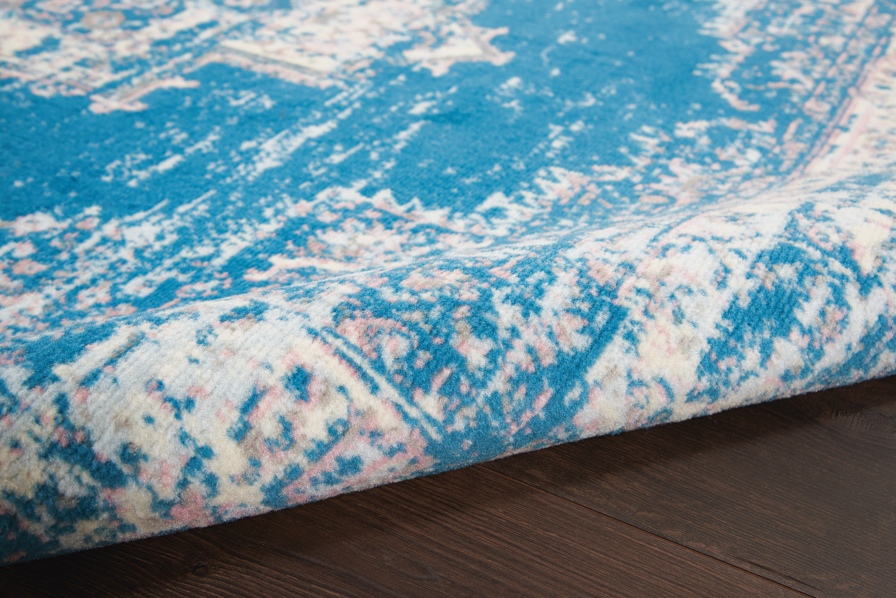 Nourison Grafix 3'9" x 5'9"  Rug