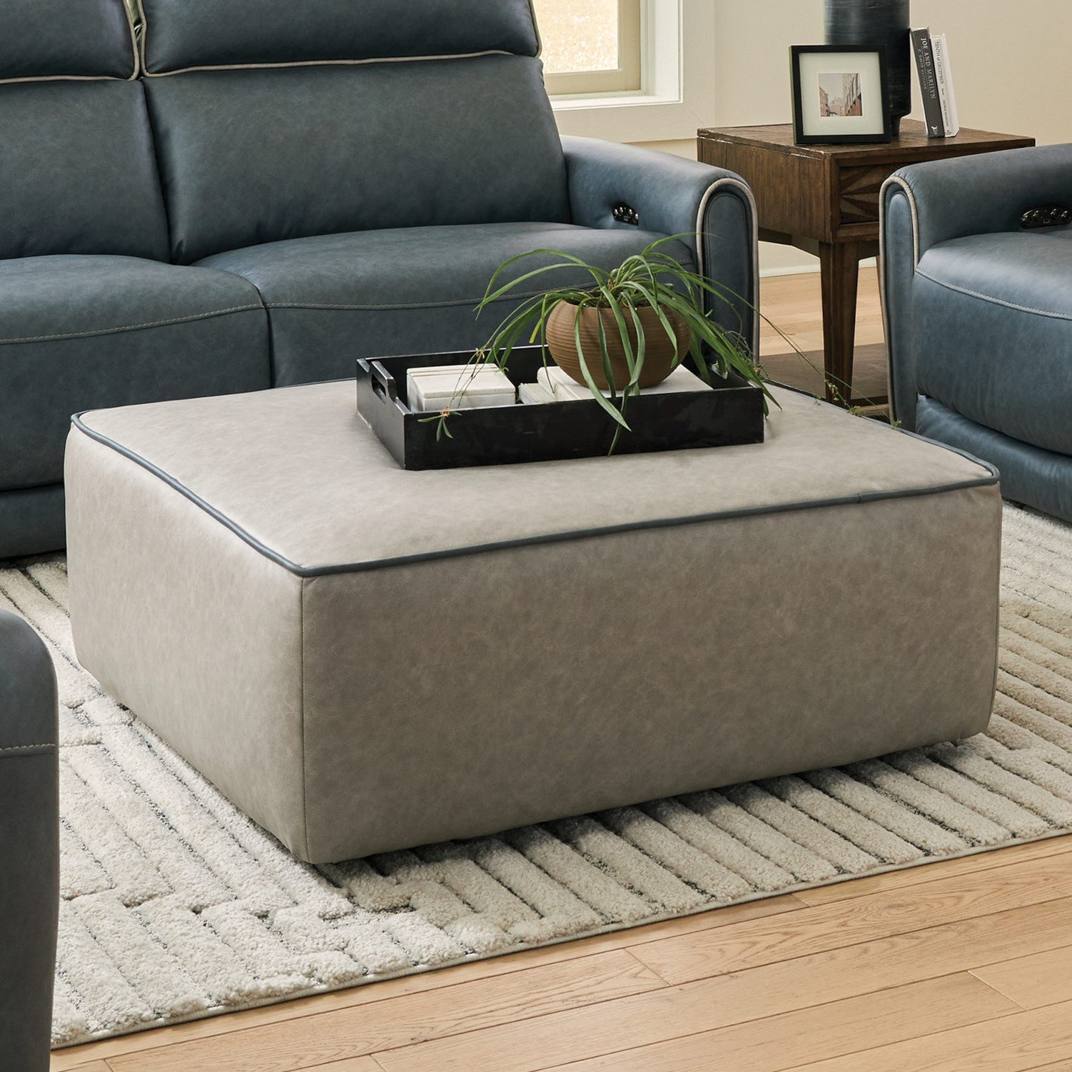 Catnapper Nico Cocktail Ottoman