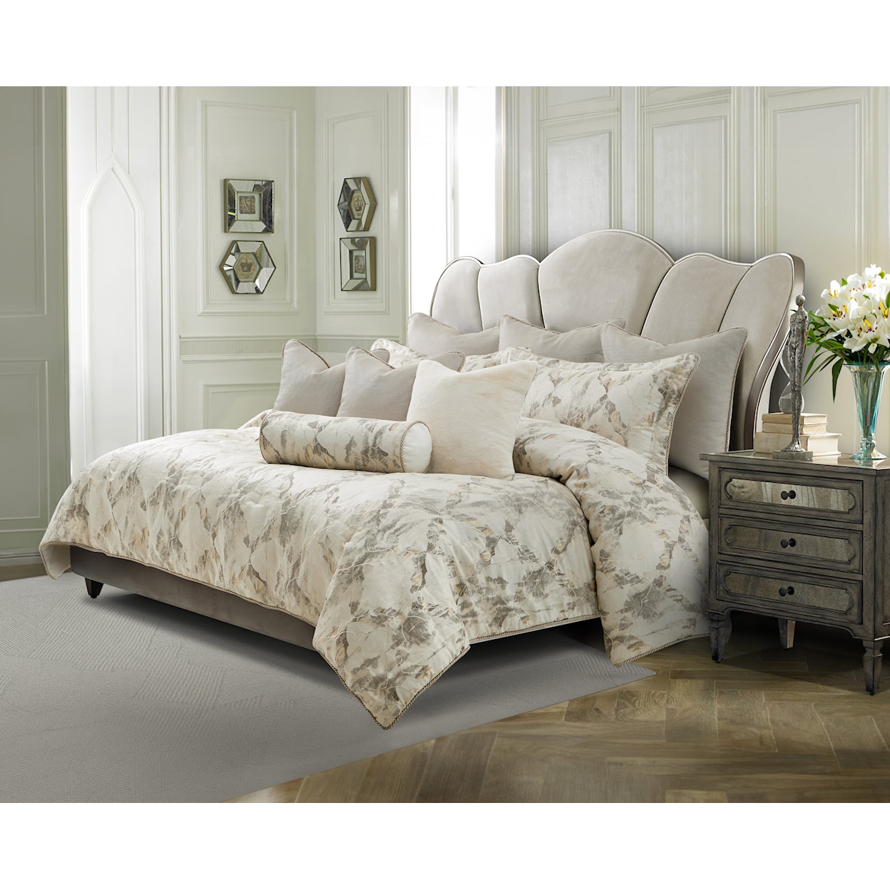 Michael Amini Michael Amini Bedding Glennridge 9-Piece Queen Comforter Set