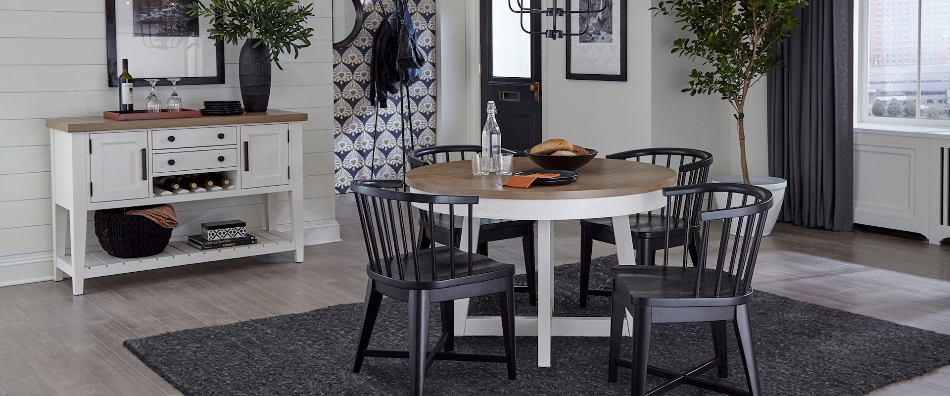 Casual Dining Room Group