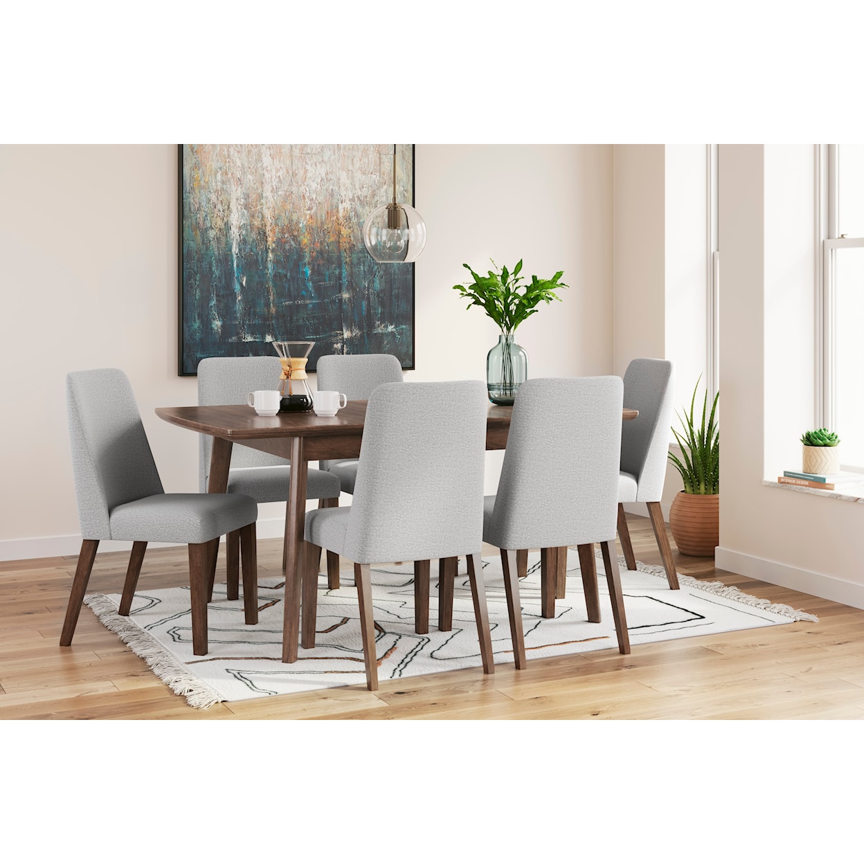 Michael Alan Select Lyncott 7-Piece Dining Set