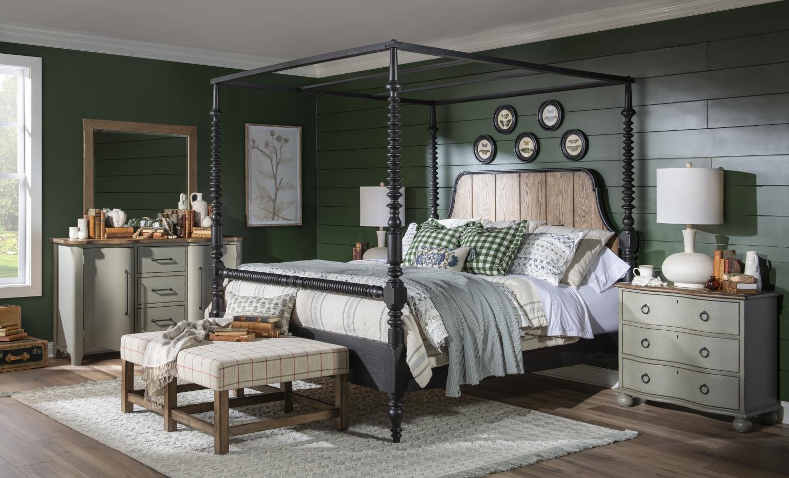 Legacy Classic Vintage Market Bobbin Post Canopy Bed 5/0 Queen