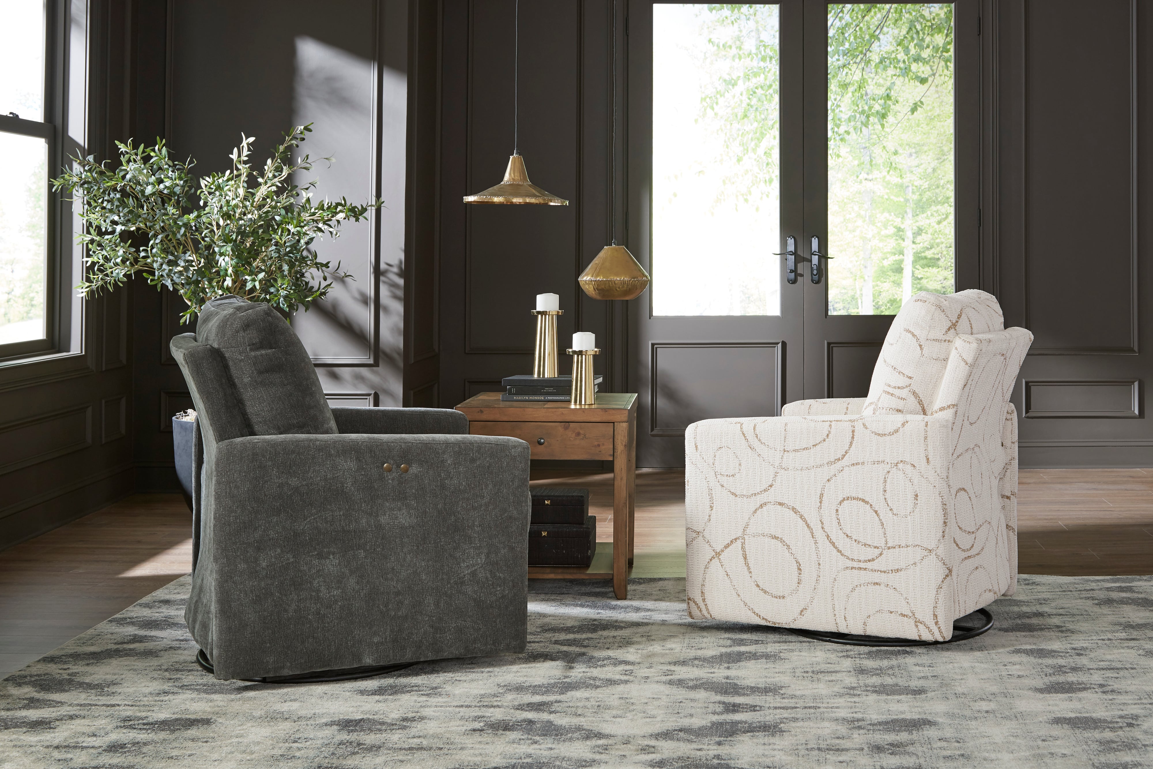 Best Home Furnishings Giana Swivel Recliner