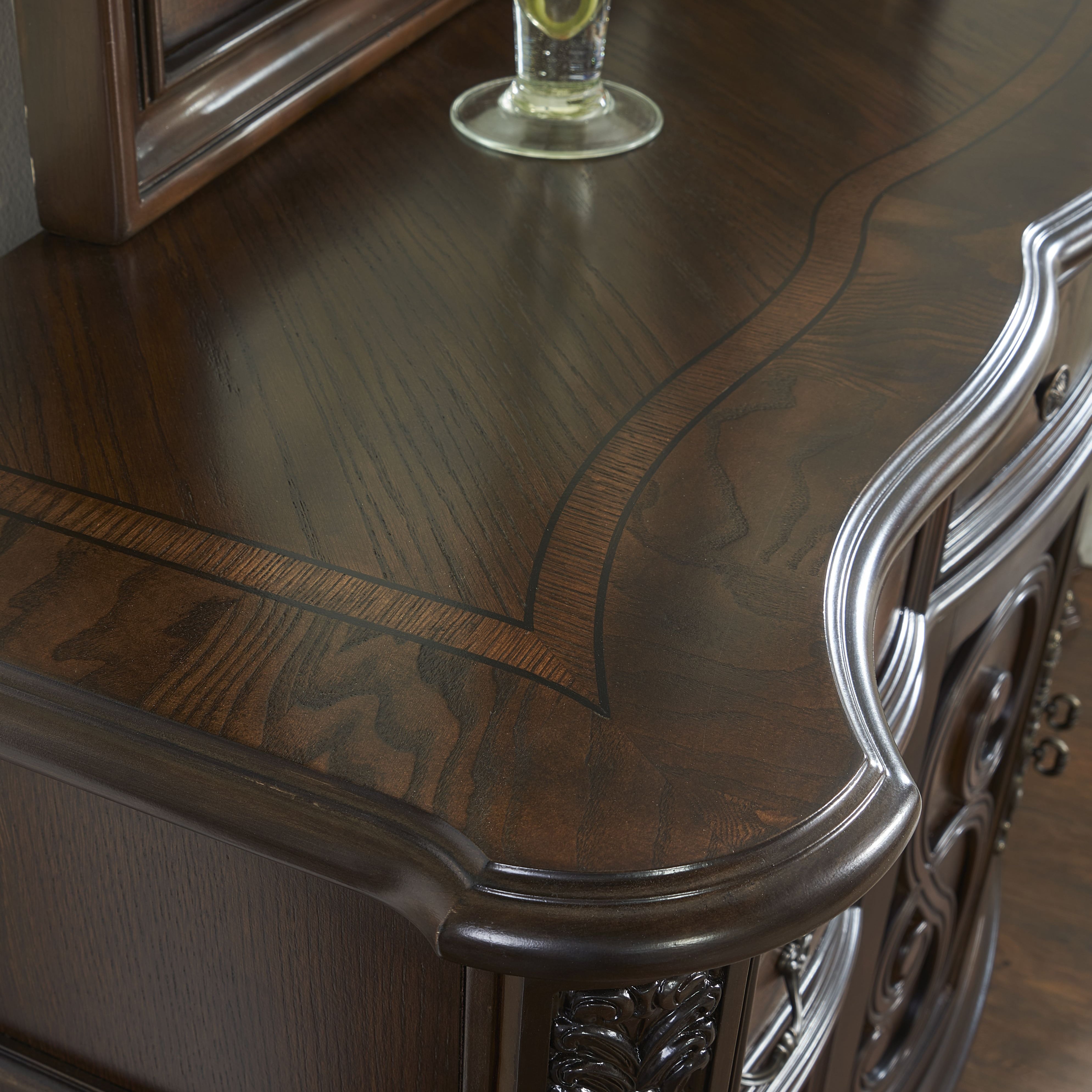 Steve Silver Royale 9-Drawer Dresser