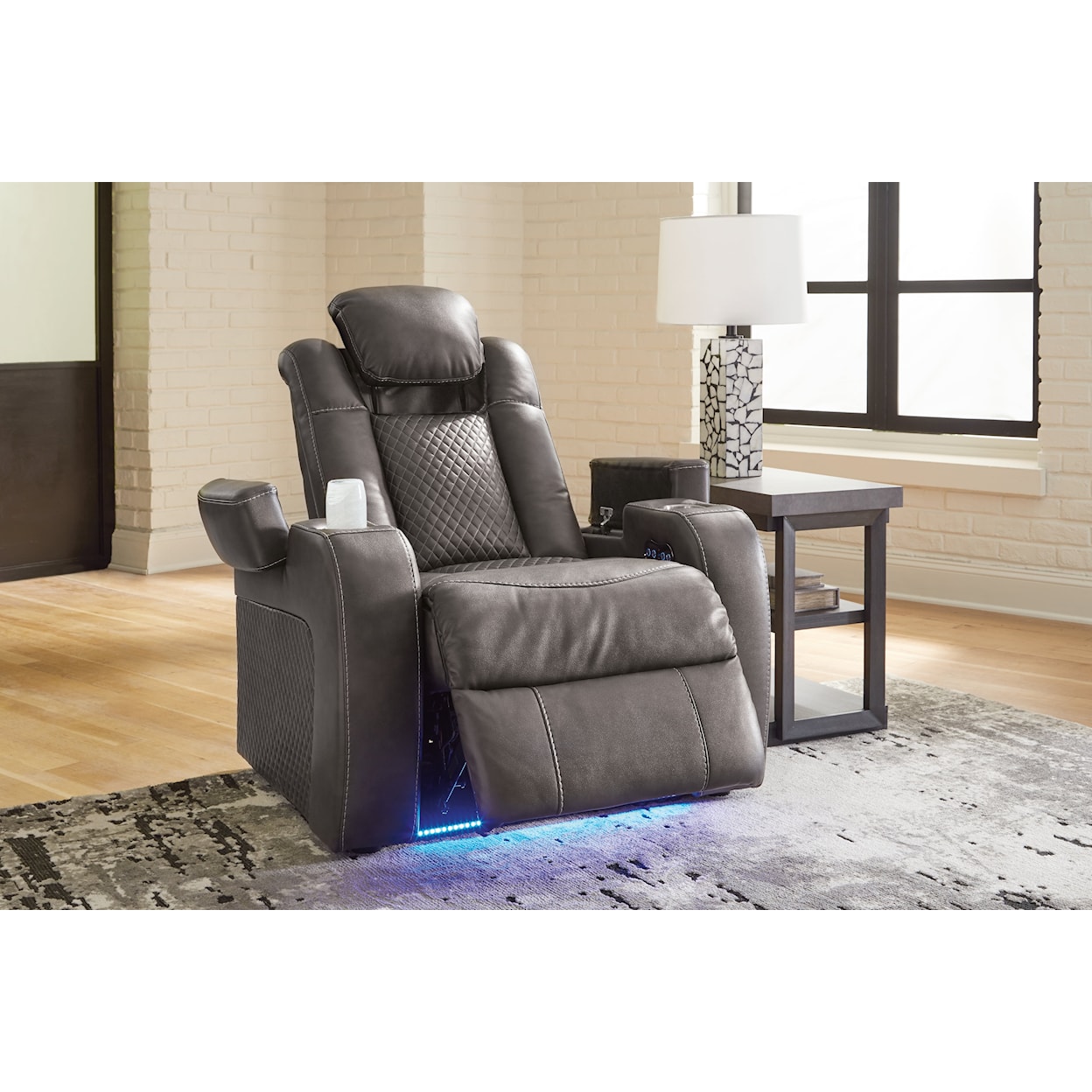 Signature Fyne-Dyme Power Recliner