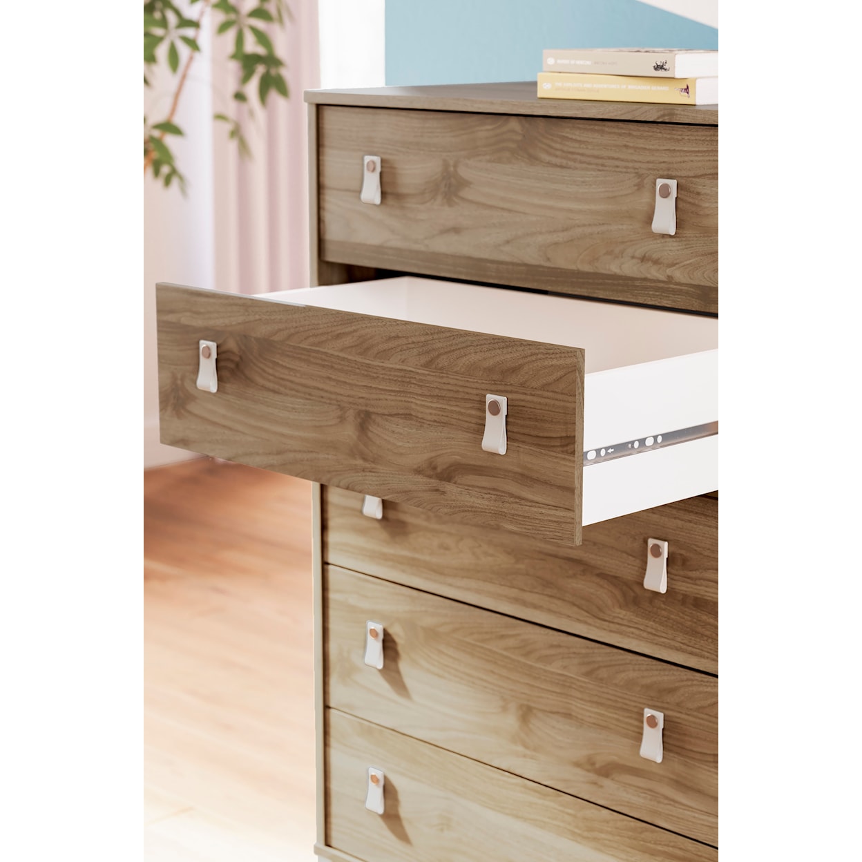 Signature Design Aprilyn Chest of Drawers