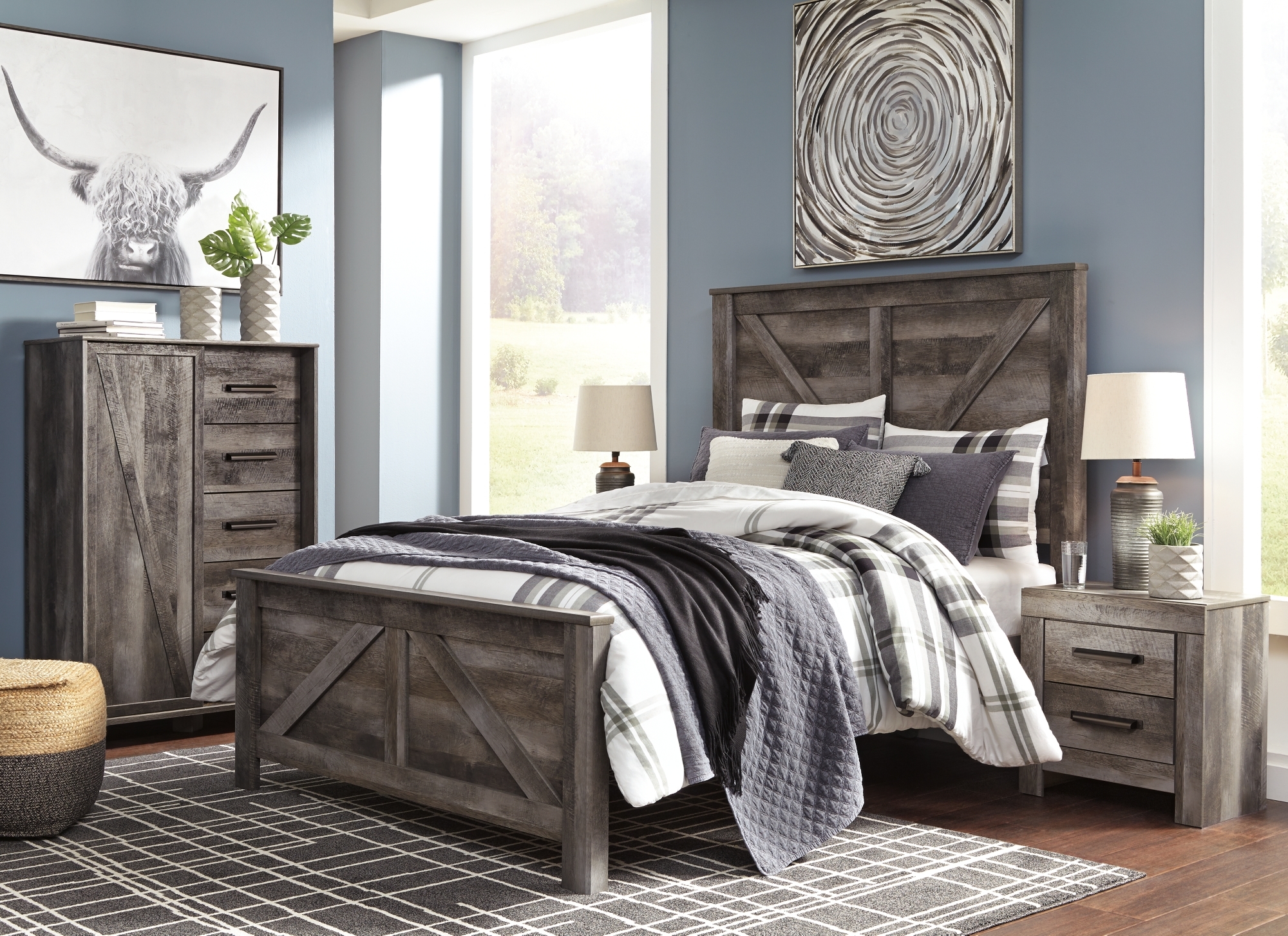 Signature Design by Ashley Wynnlow Queen Crossbuck Panel Bed