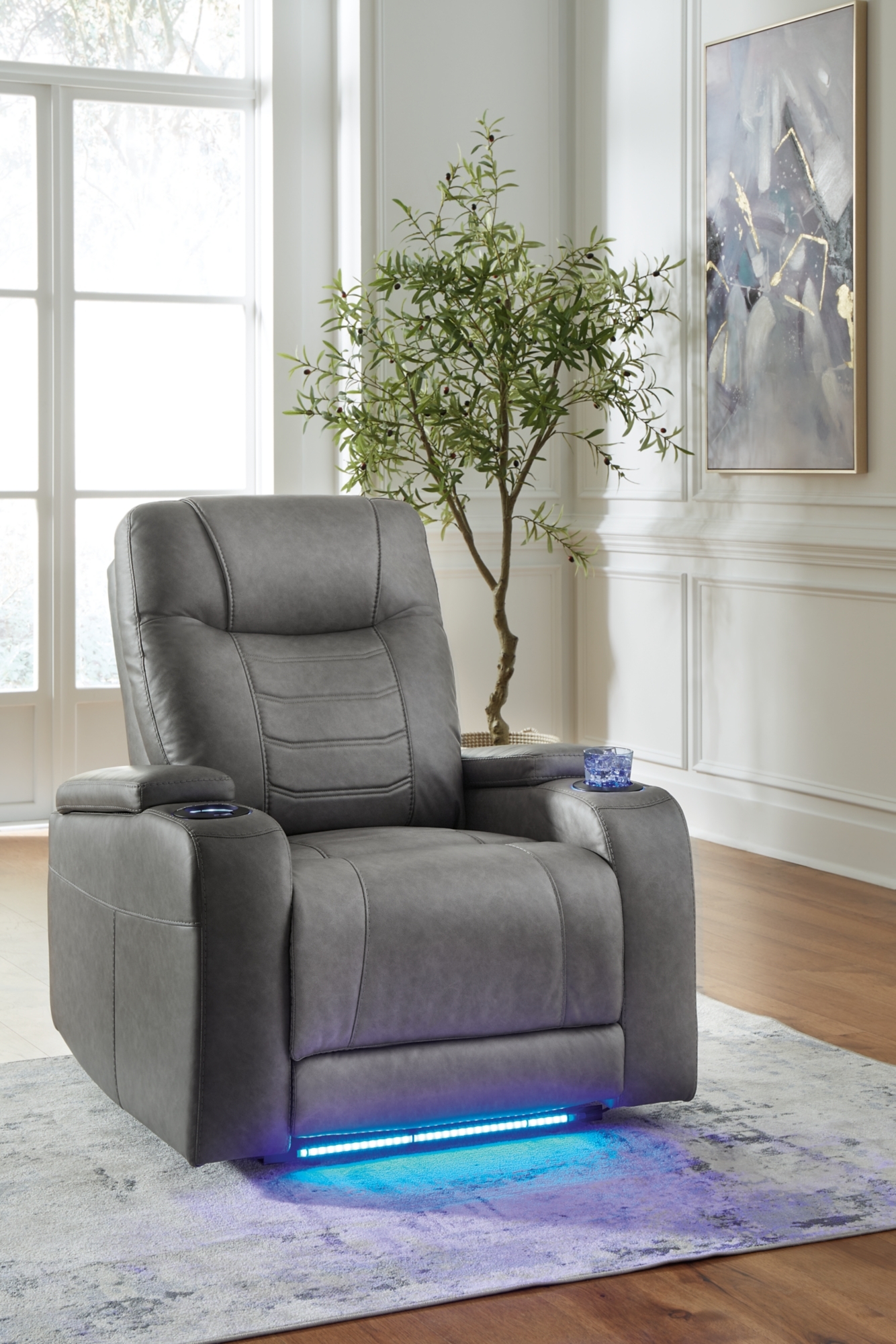 Pwr Recliner/Adj Headrest