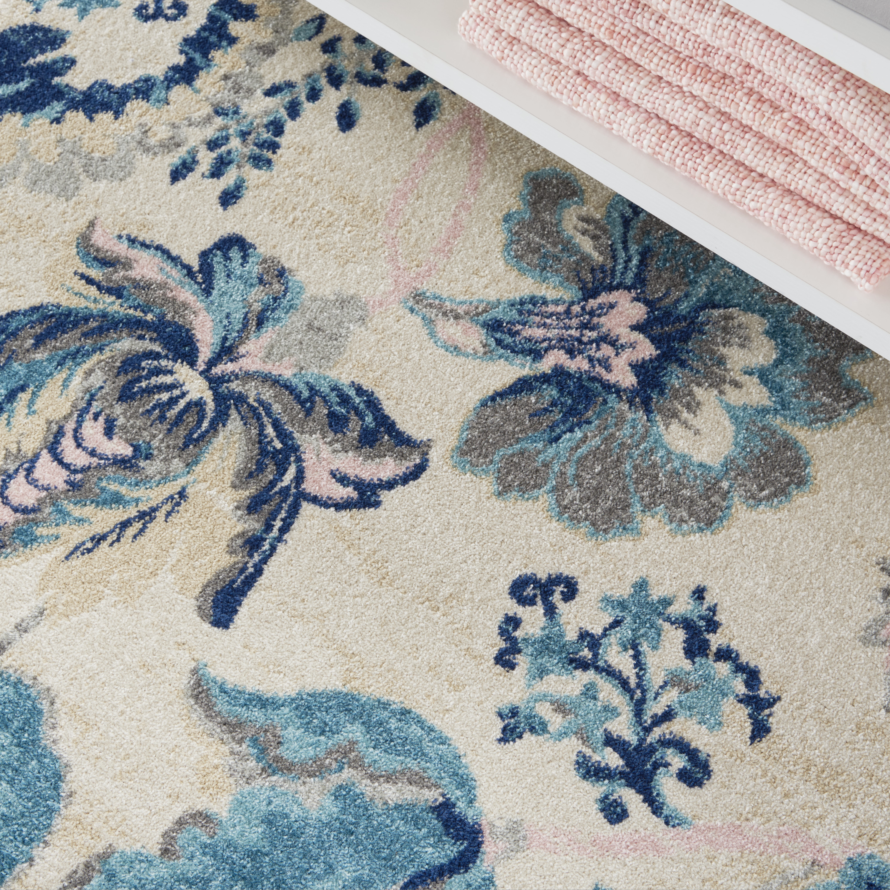 Nourison Tranquil 4' x 6'  Rug