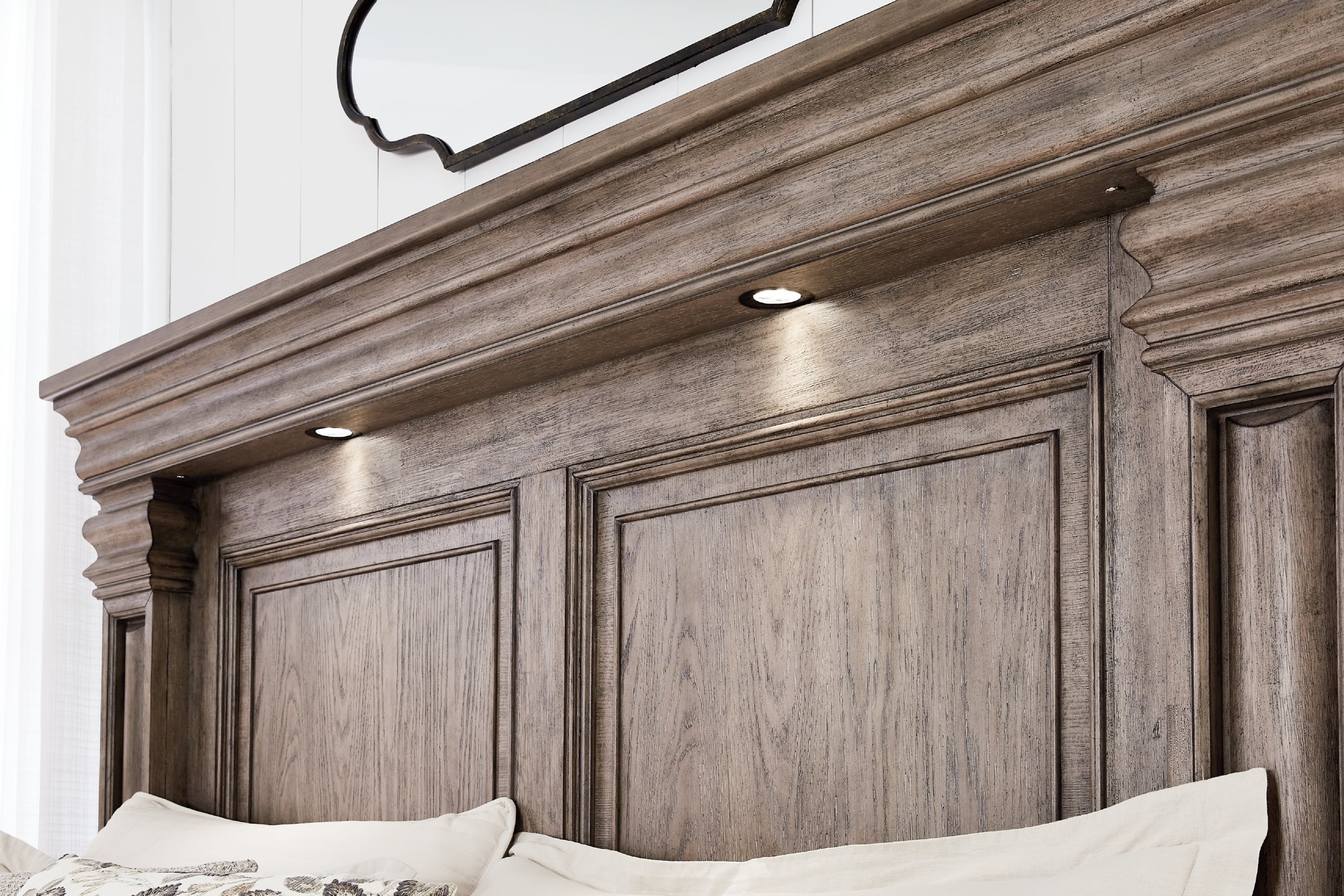 Signature Design by Ashley Blairhurst Queen Panel Bed