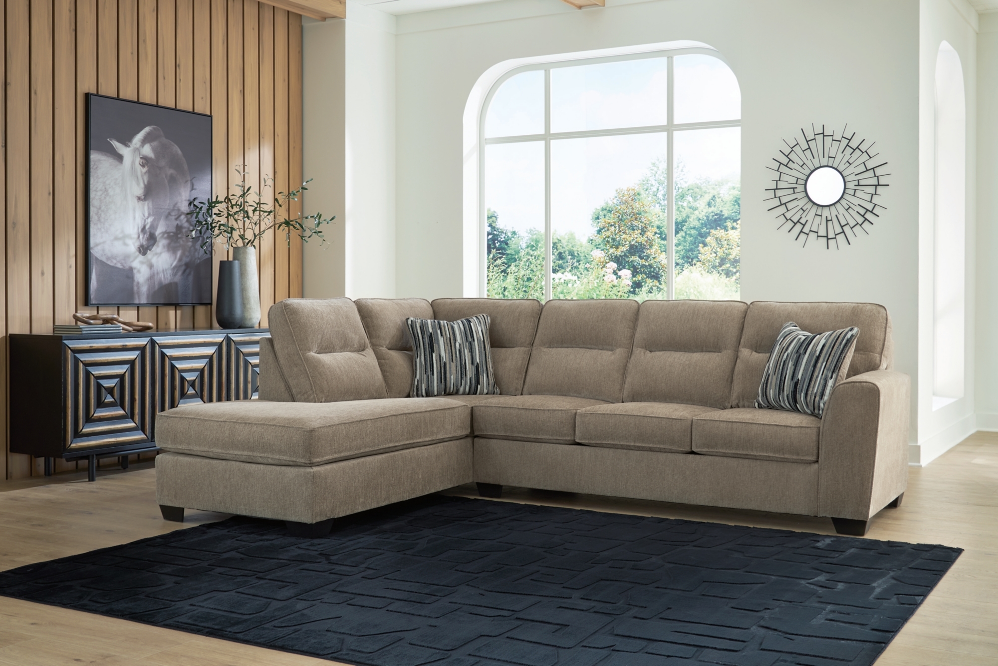 Benchcraft Olten 2-Piece Sectional With Chaise