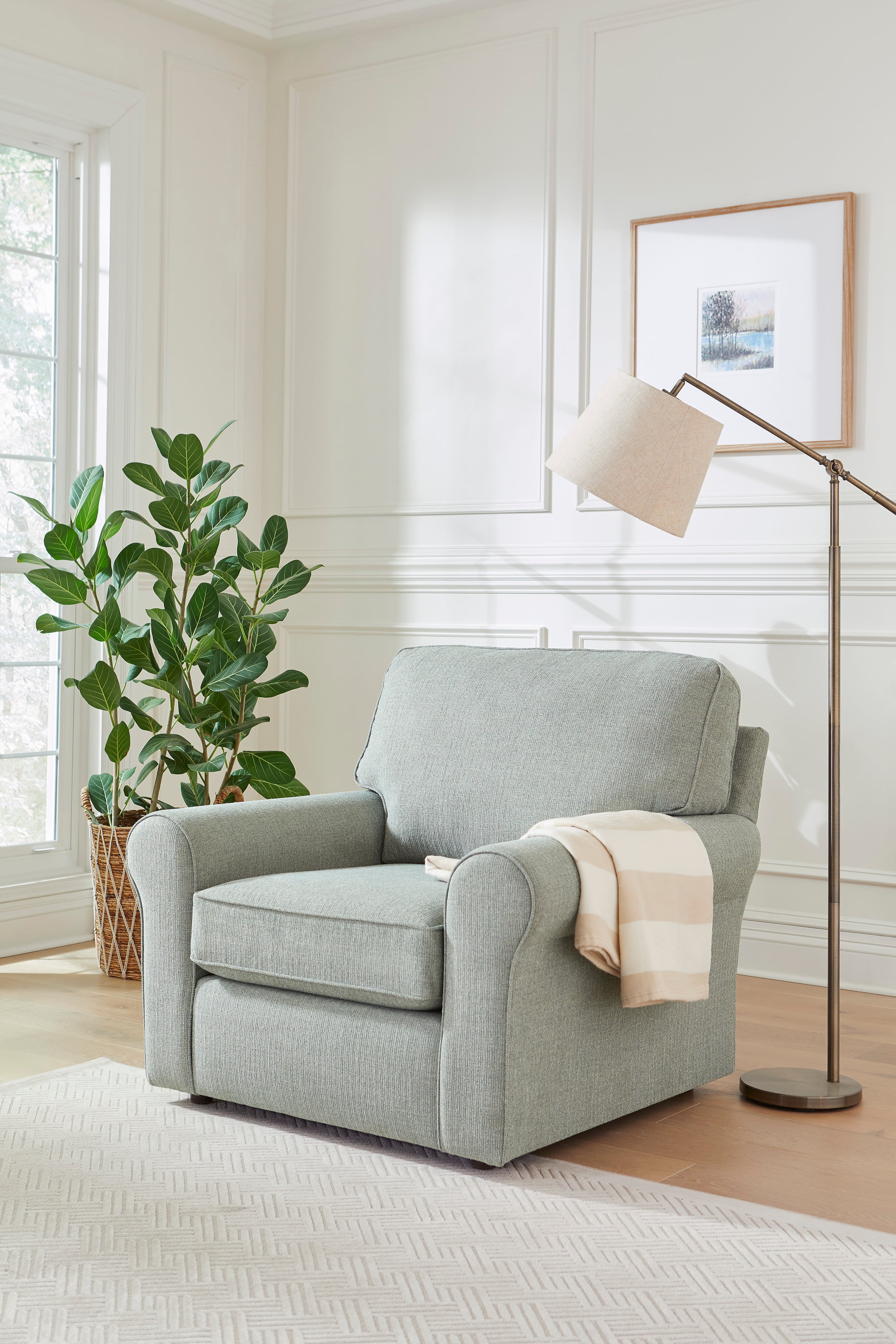 Best Home Furnishings Hanway Chair