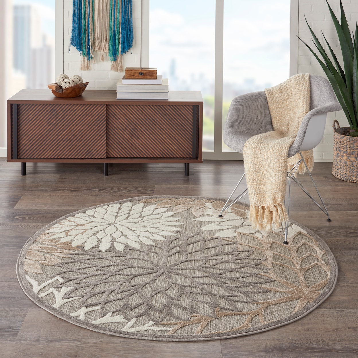 Nourison Aloha 4' Round  Rug