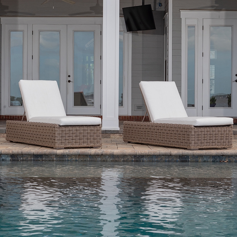 Adj. Cushioned Woven Chaise Lounge w/Wheels