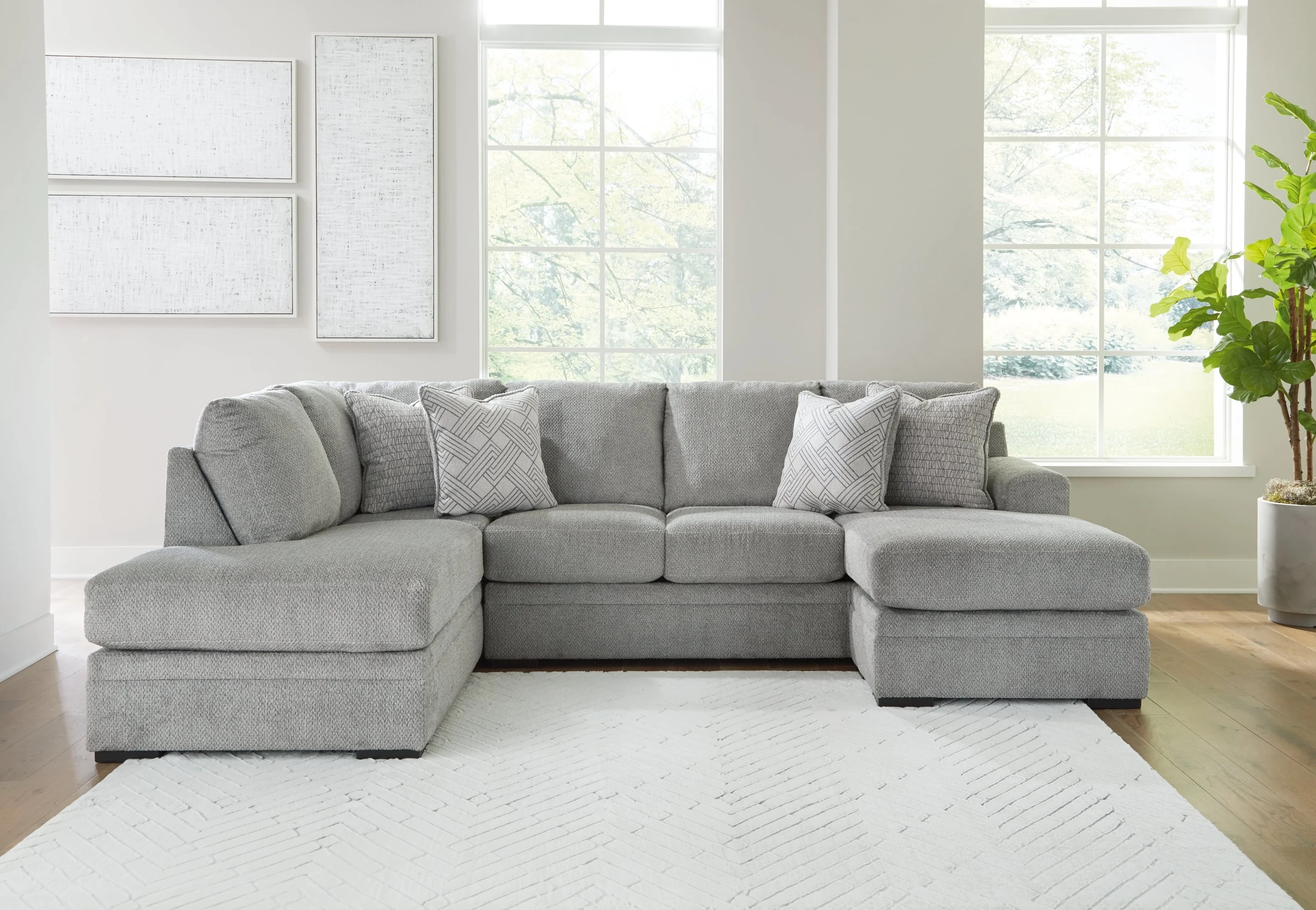 Signature Connie 52906S2 2-Piece Sectional with Chaise