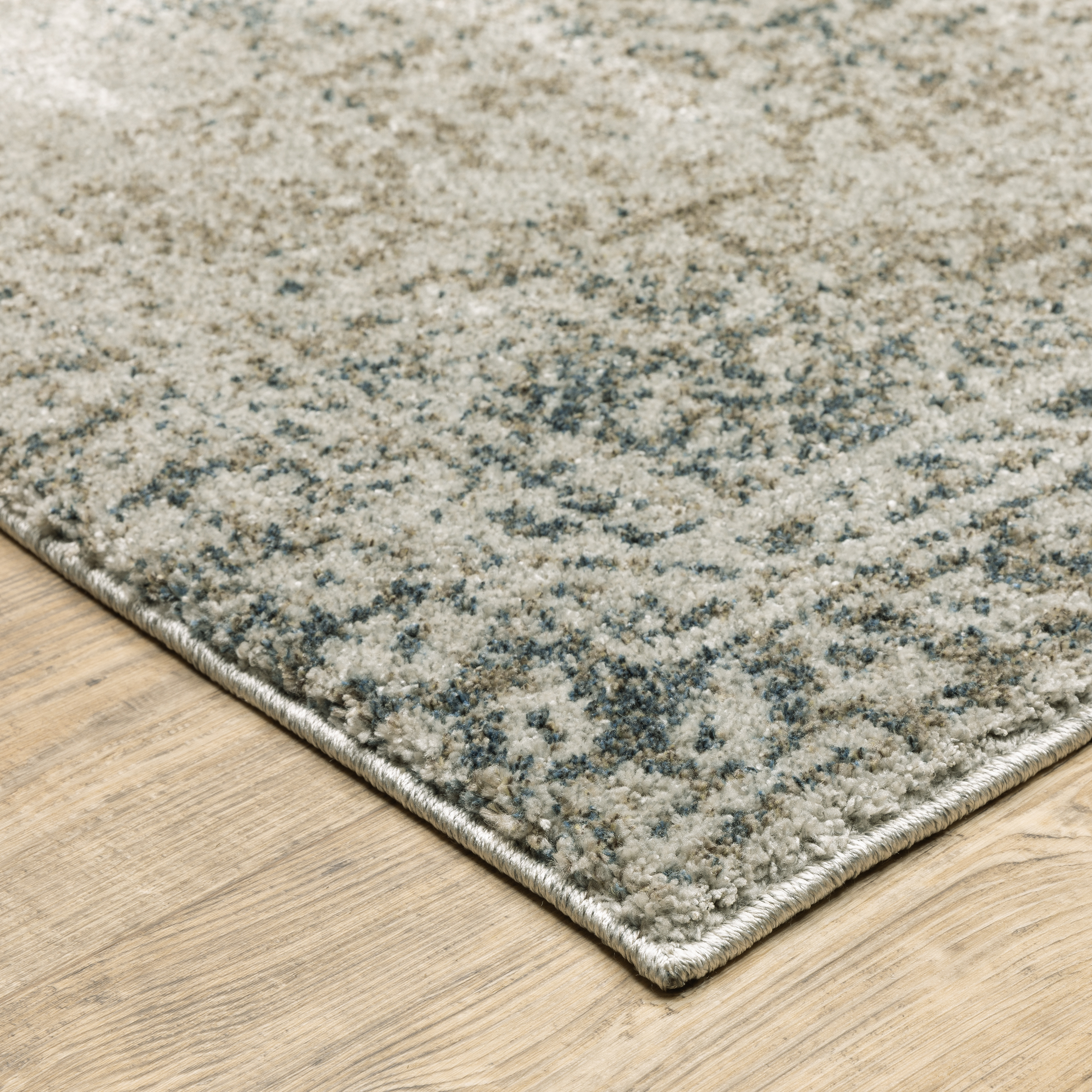 Oriental Weavers Alton 2' 3" X  7' 6"  Rug