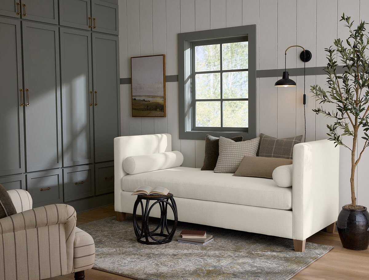 Vaughan-Bassett Tide & Timber Customizable Daybed