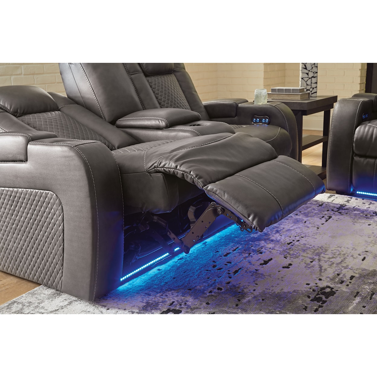 StyleLine Fyne-Dyme Power Reclining Loveseat With Console