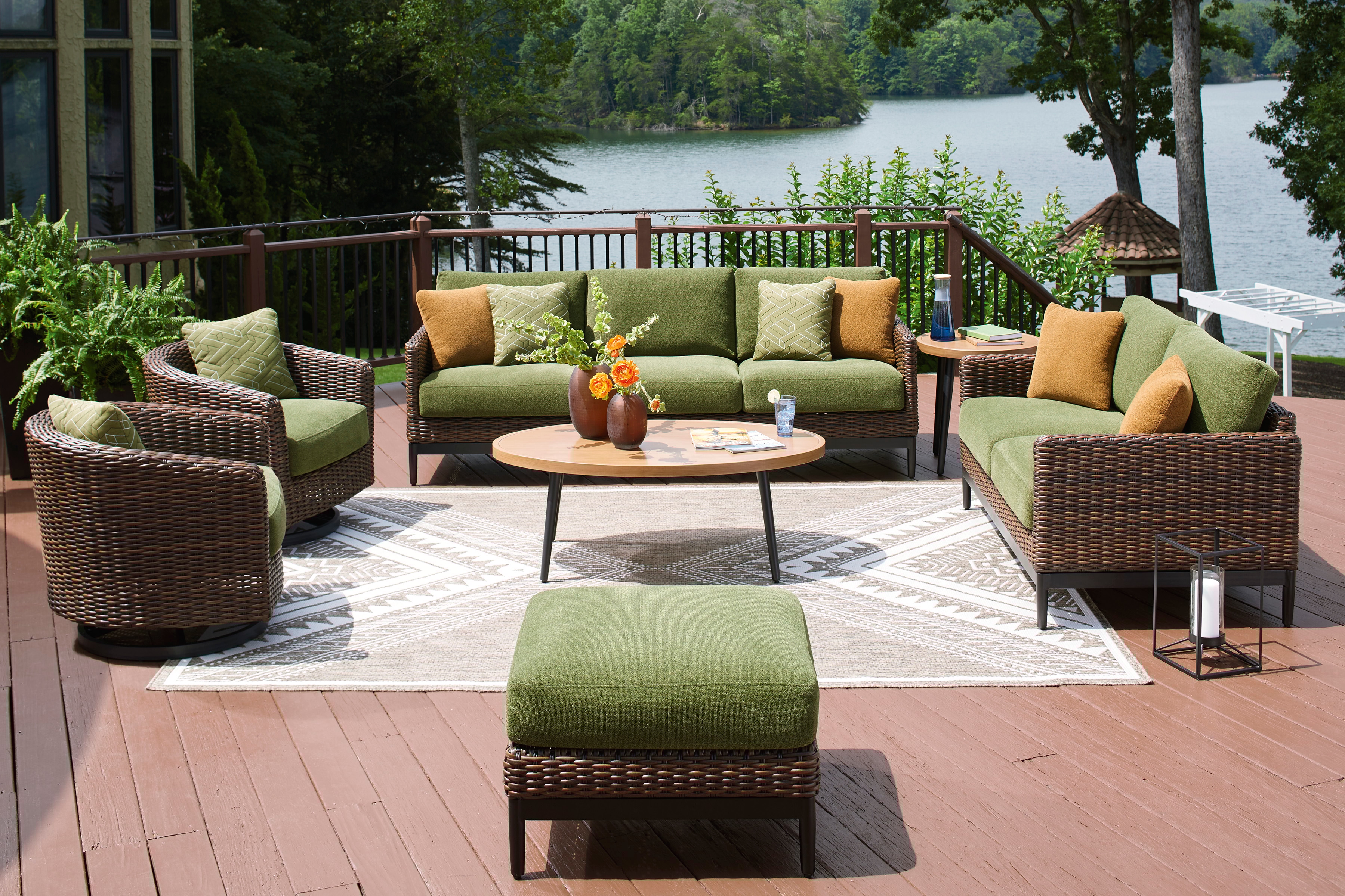 Signature Design by Ashley Horizon Hall Outdoor Seating Group