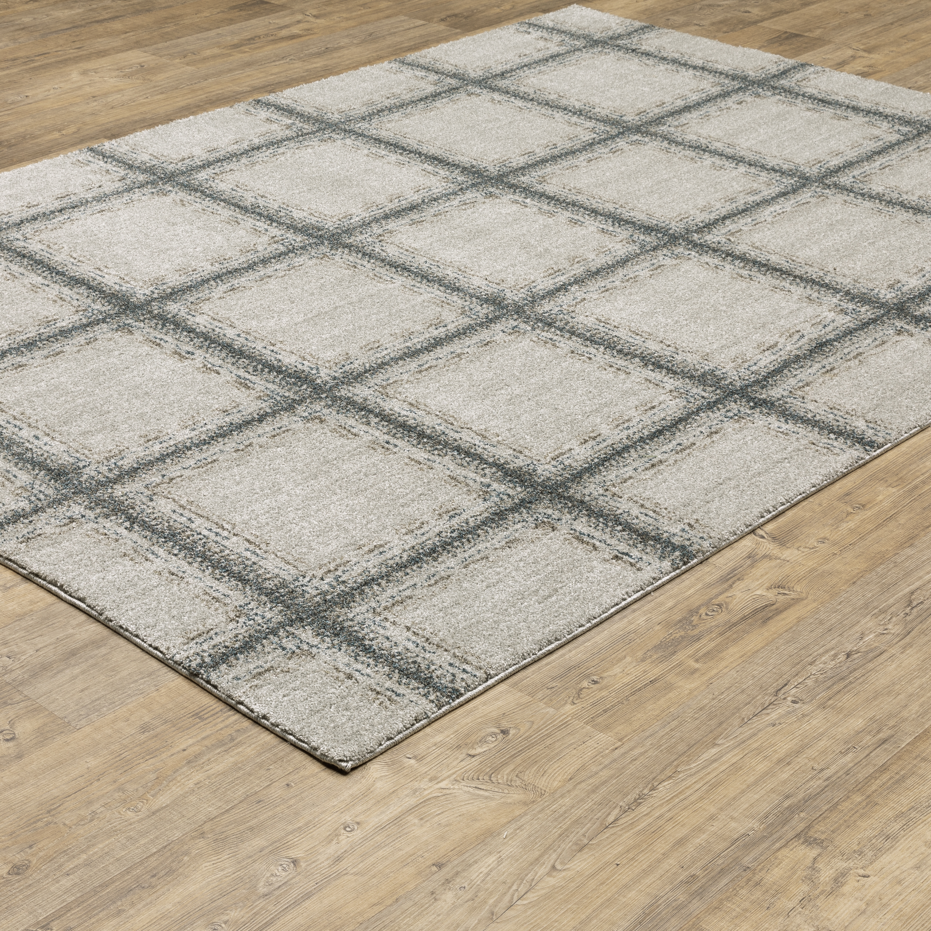 Oriental Weavers Alton 2' 3" X  7' 6"  Rug