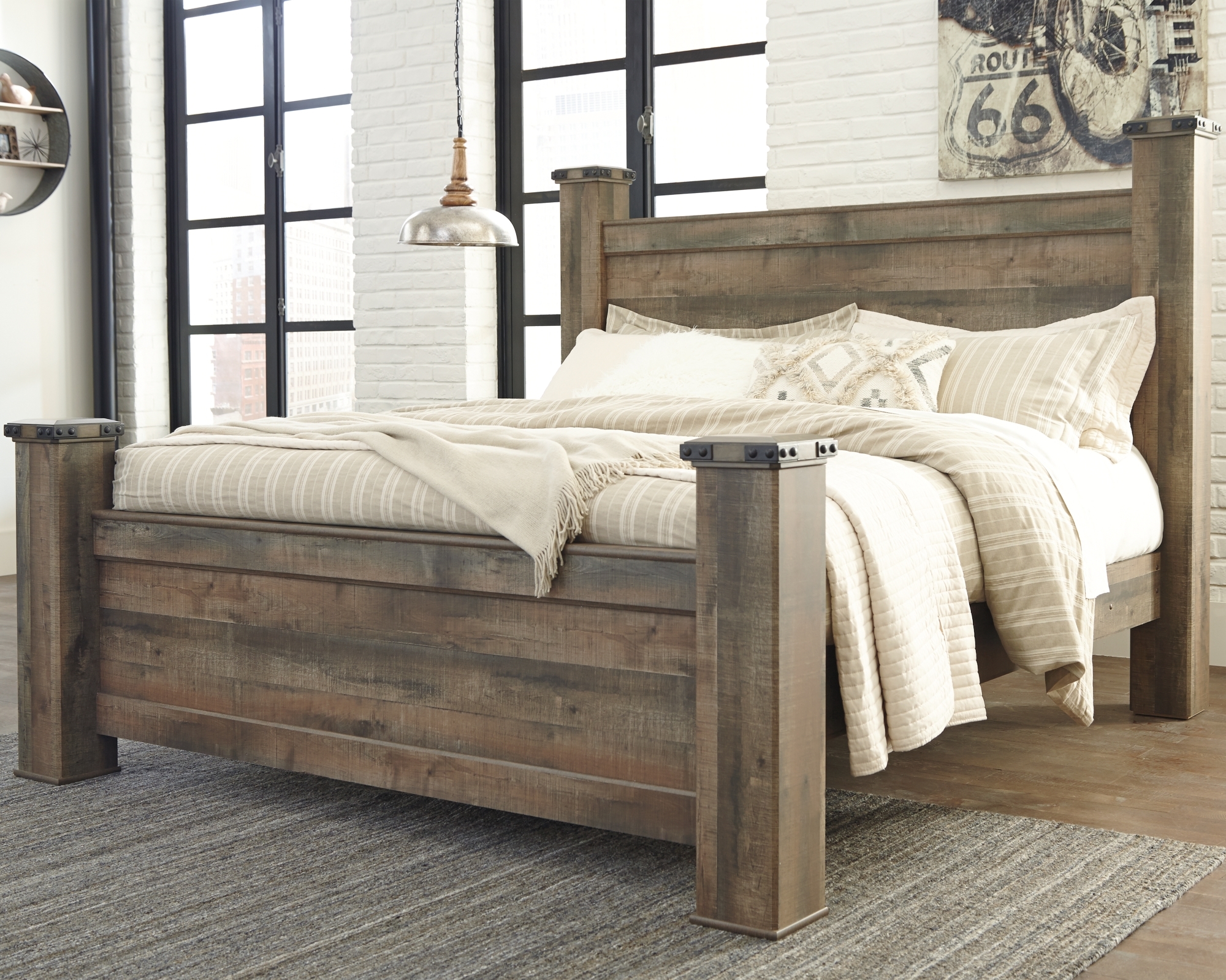Signature Design by Ashley Trinell King Bedroom Set