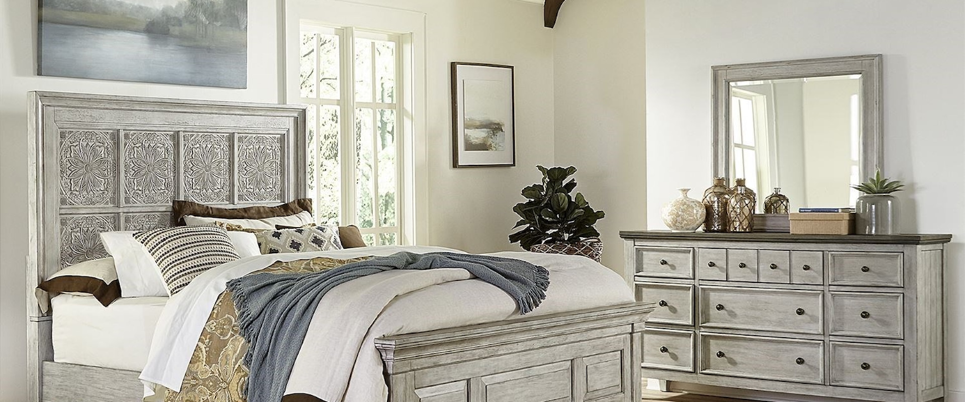 Farmhouse 3-Piece Decorative Queen Panel Bedroom Group with Felt-Lined Drawers