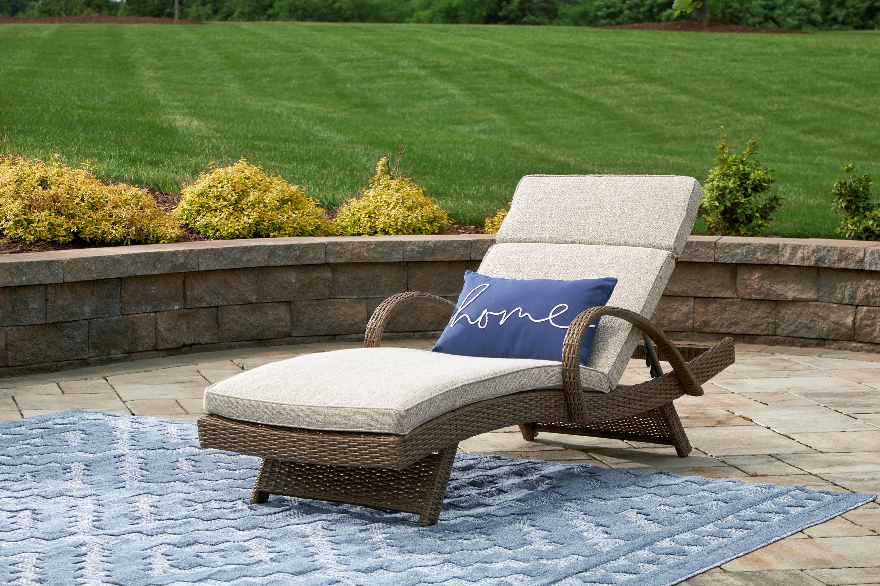 Chaise Lounge with Cushion