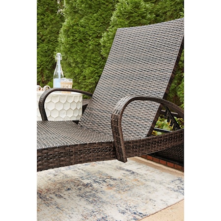 Set of 2 Chaise Lounges