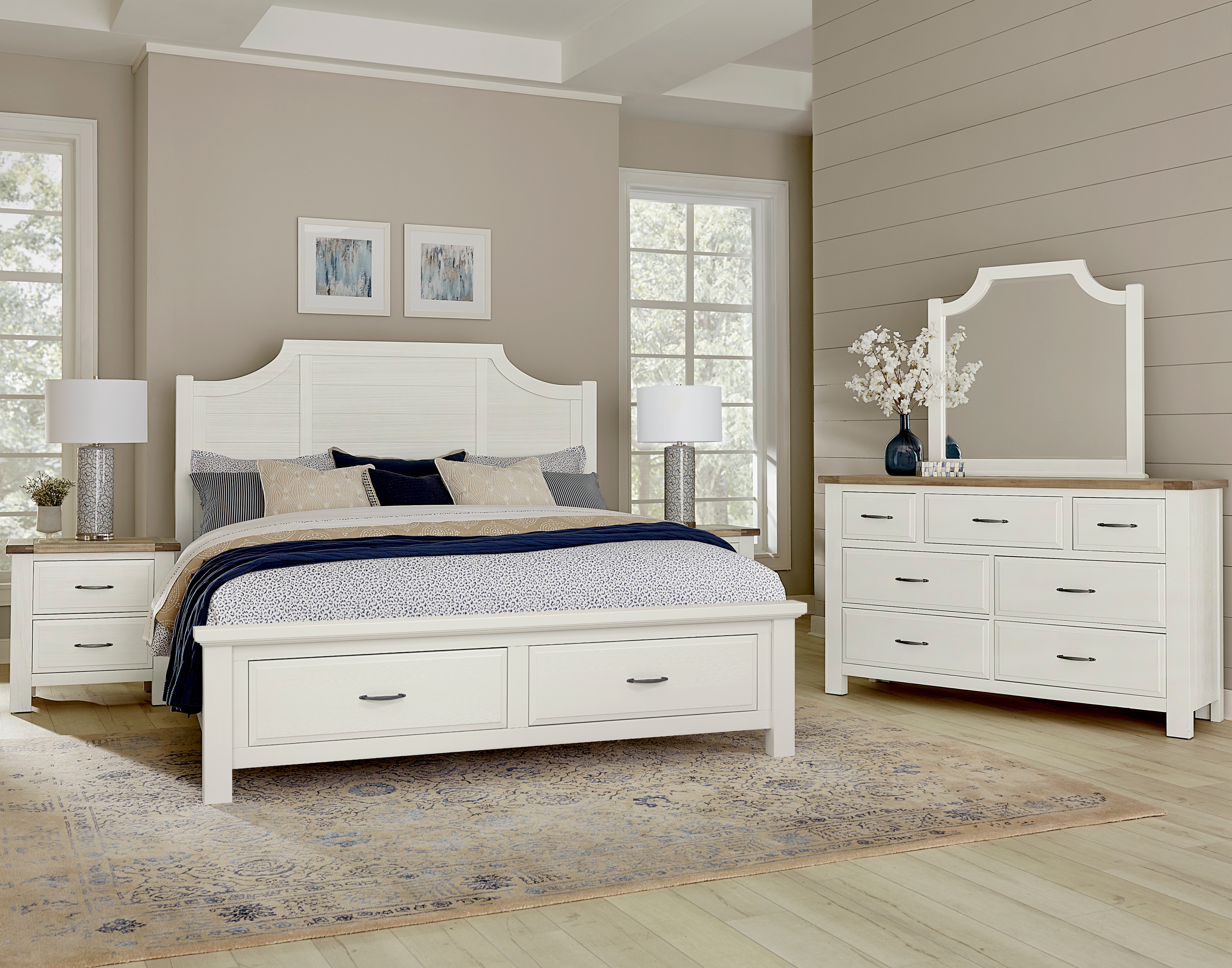 Queen Scalloped Bed