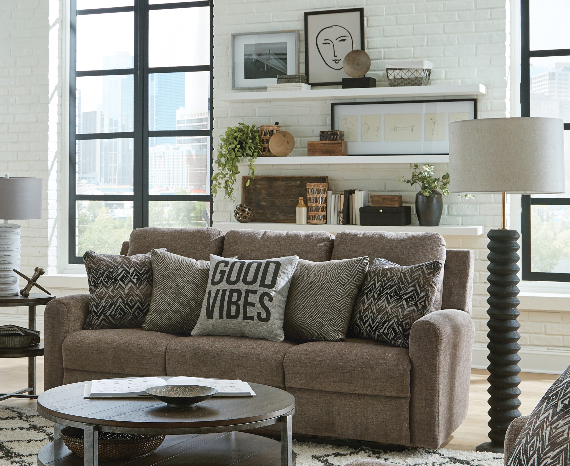 Catnapper Calvin Manual Reclining Sofa