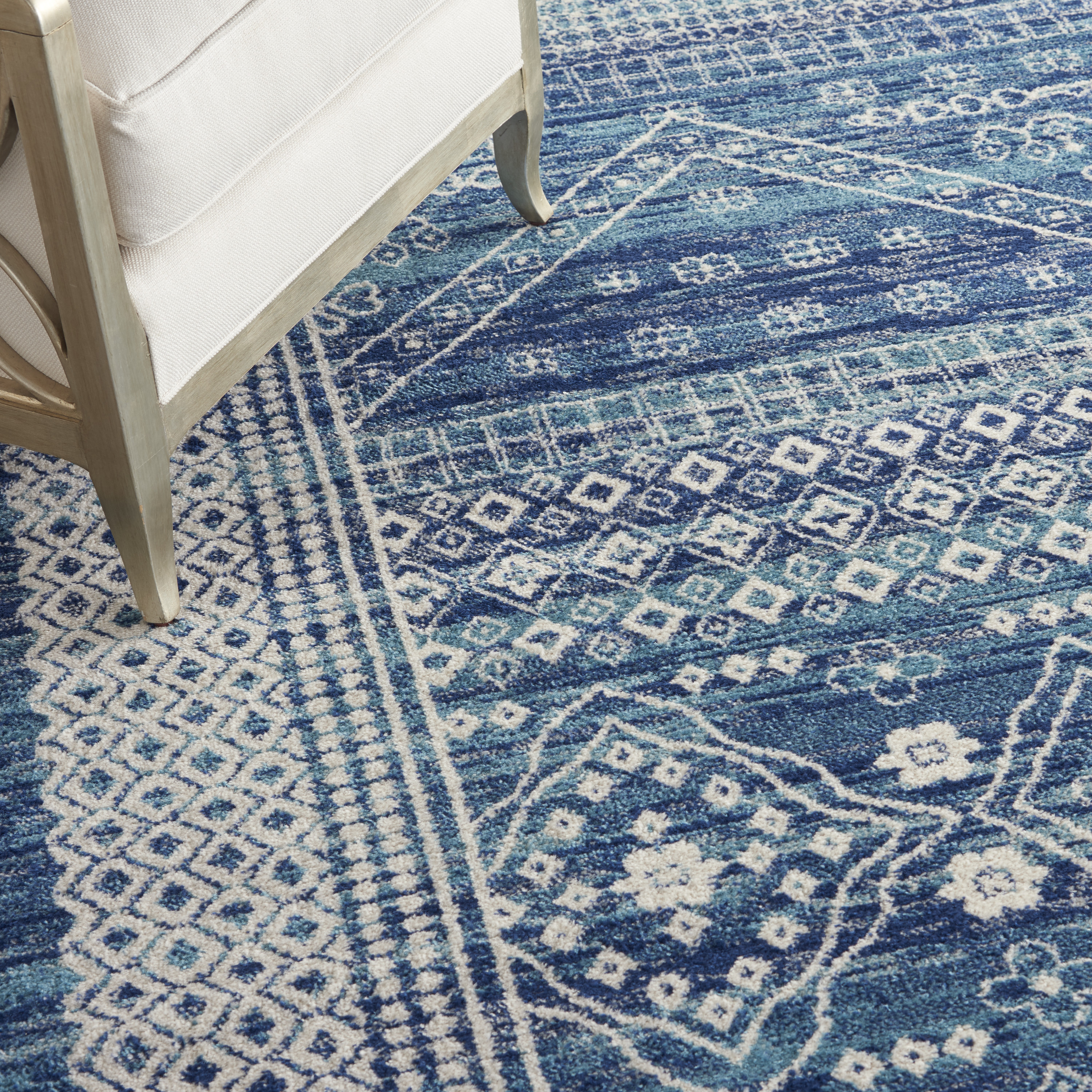 6'7" x 9'6"  Rug
