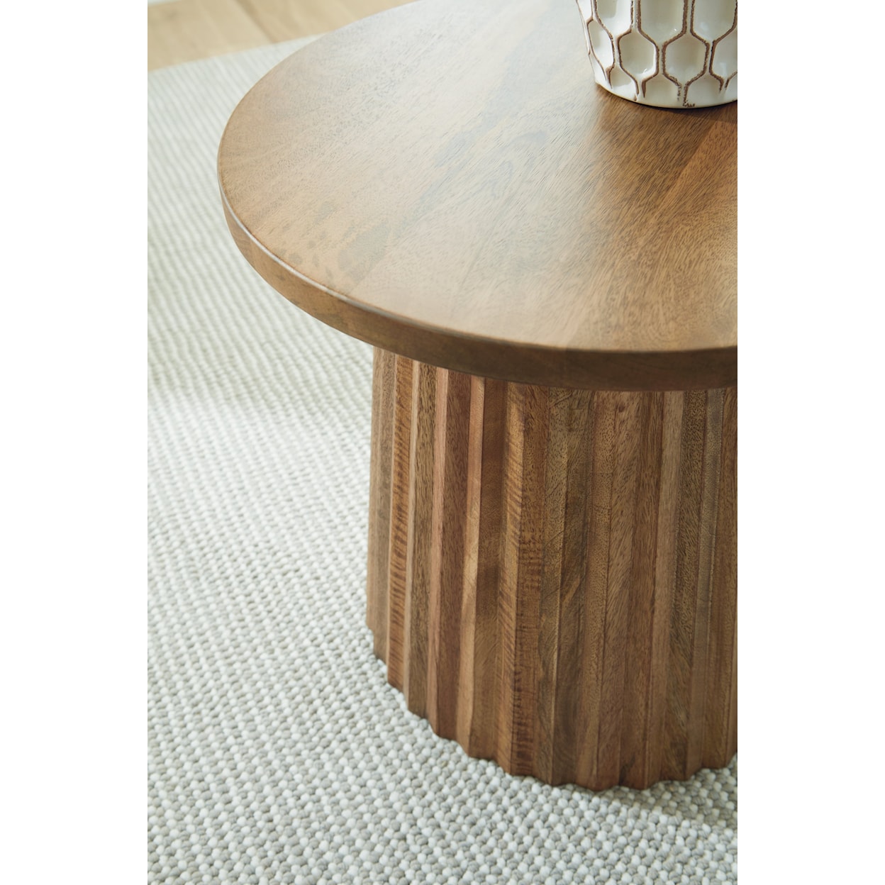 Benchcraft Ceilby Accent Table