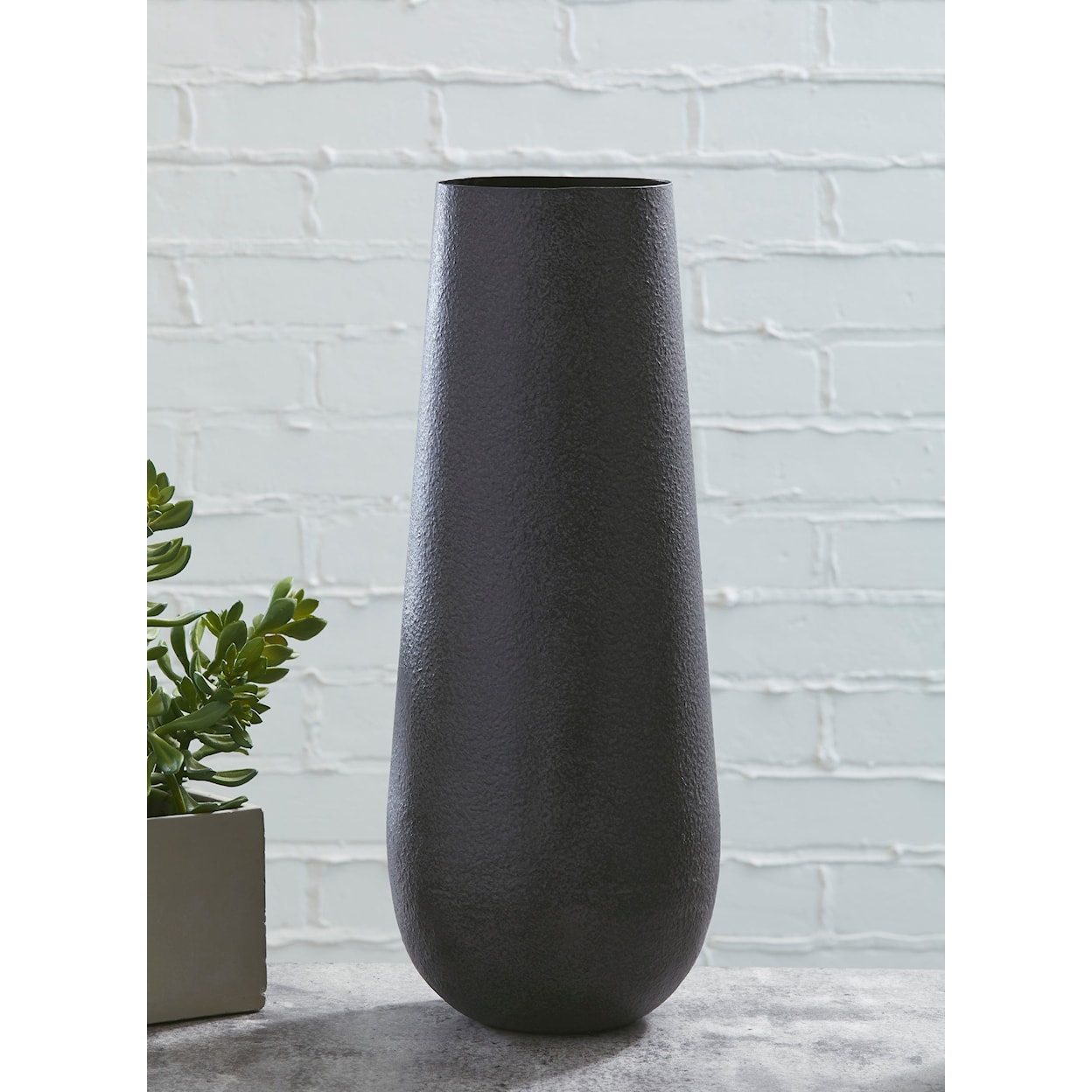 Ashley Signature Design Accents Fynn Vase