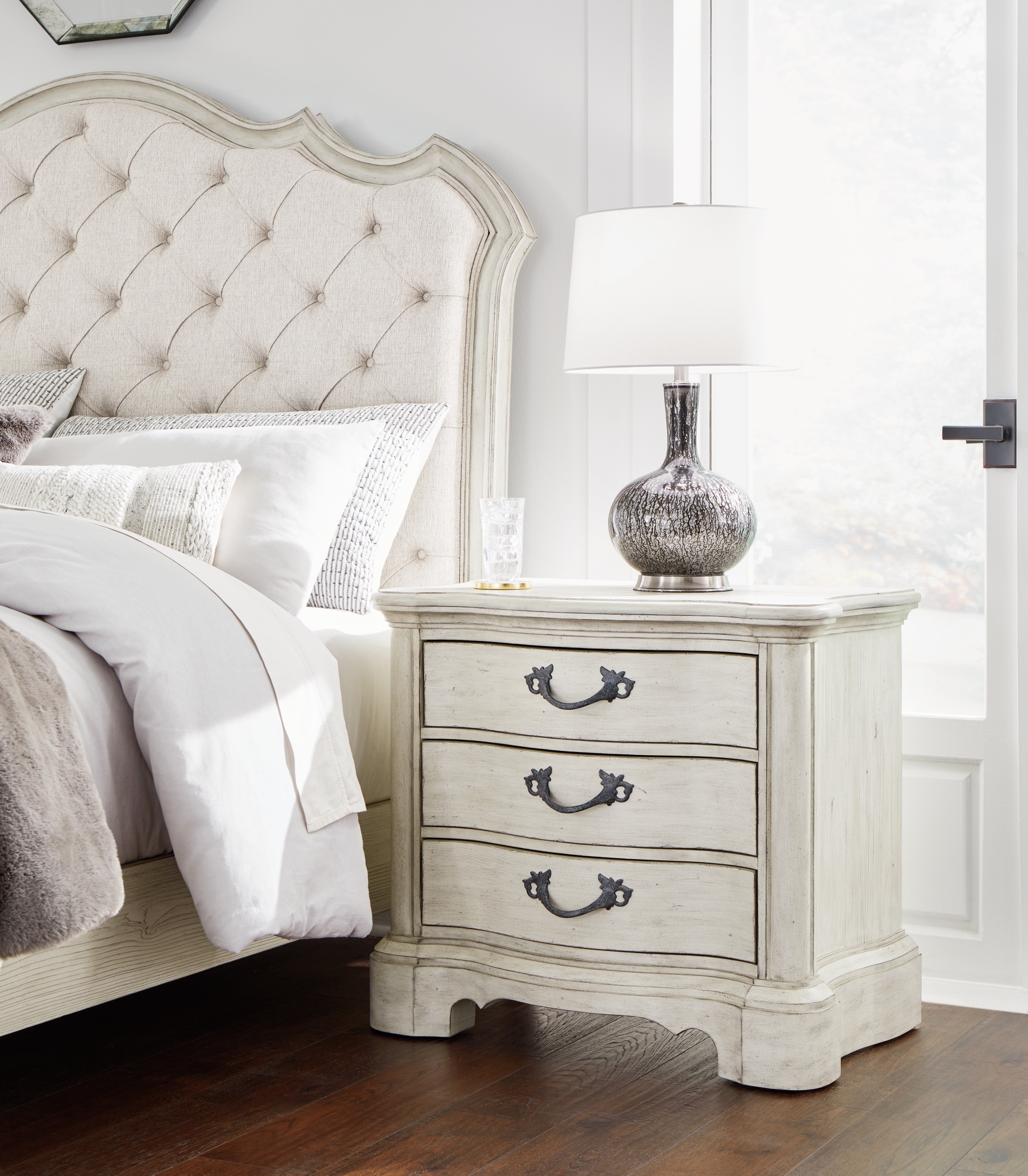 3-Drawer Nightstand