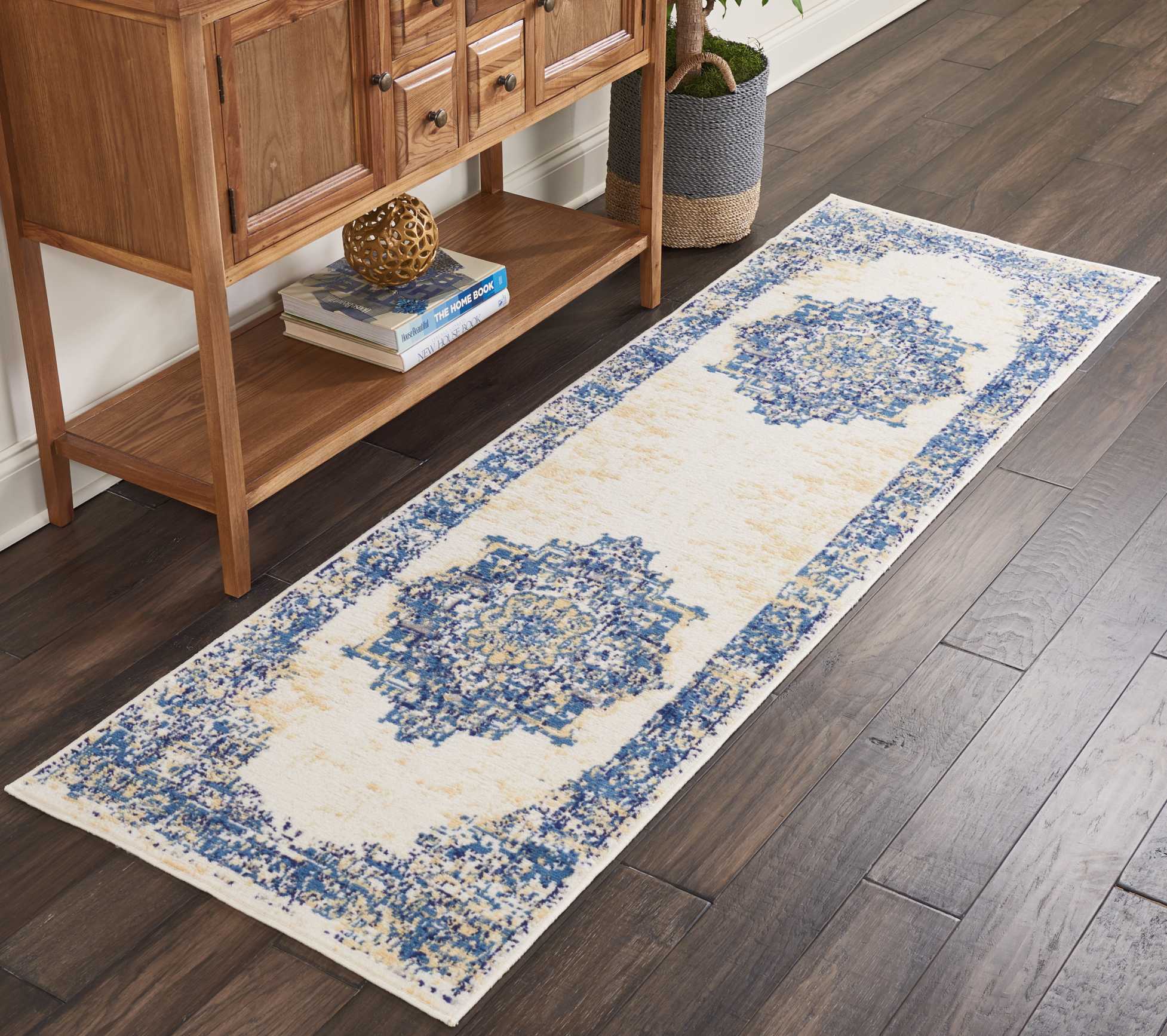 2'3" x 7'6"  Rug