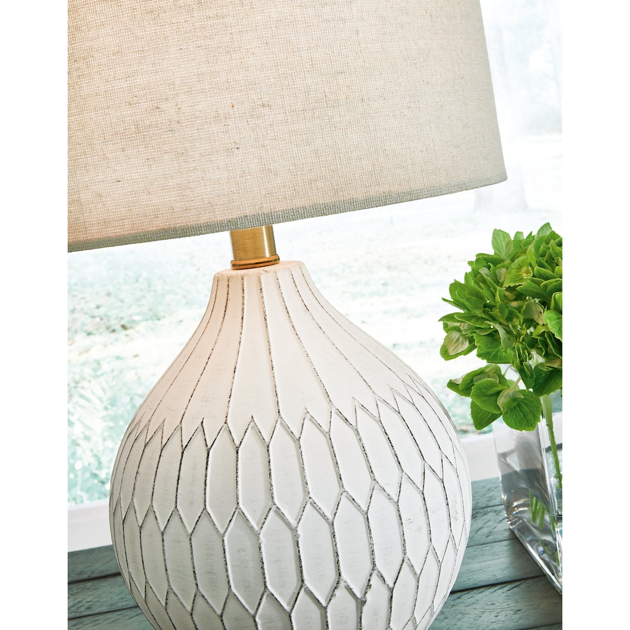 Benchcraft Wardmont Ceramic Table Lamp