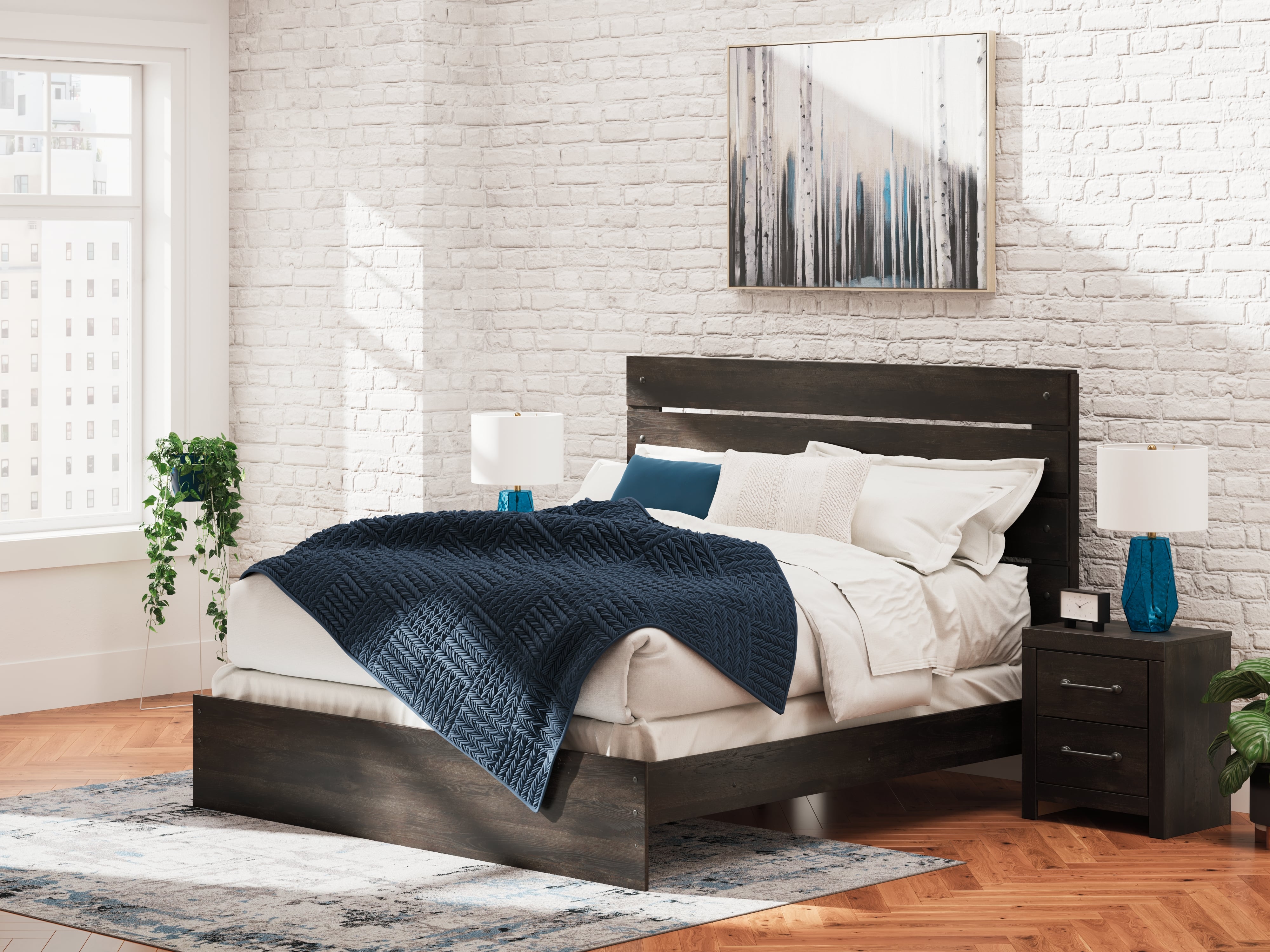 Signature Design by Ashley Hollivern King Panel Bed