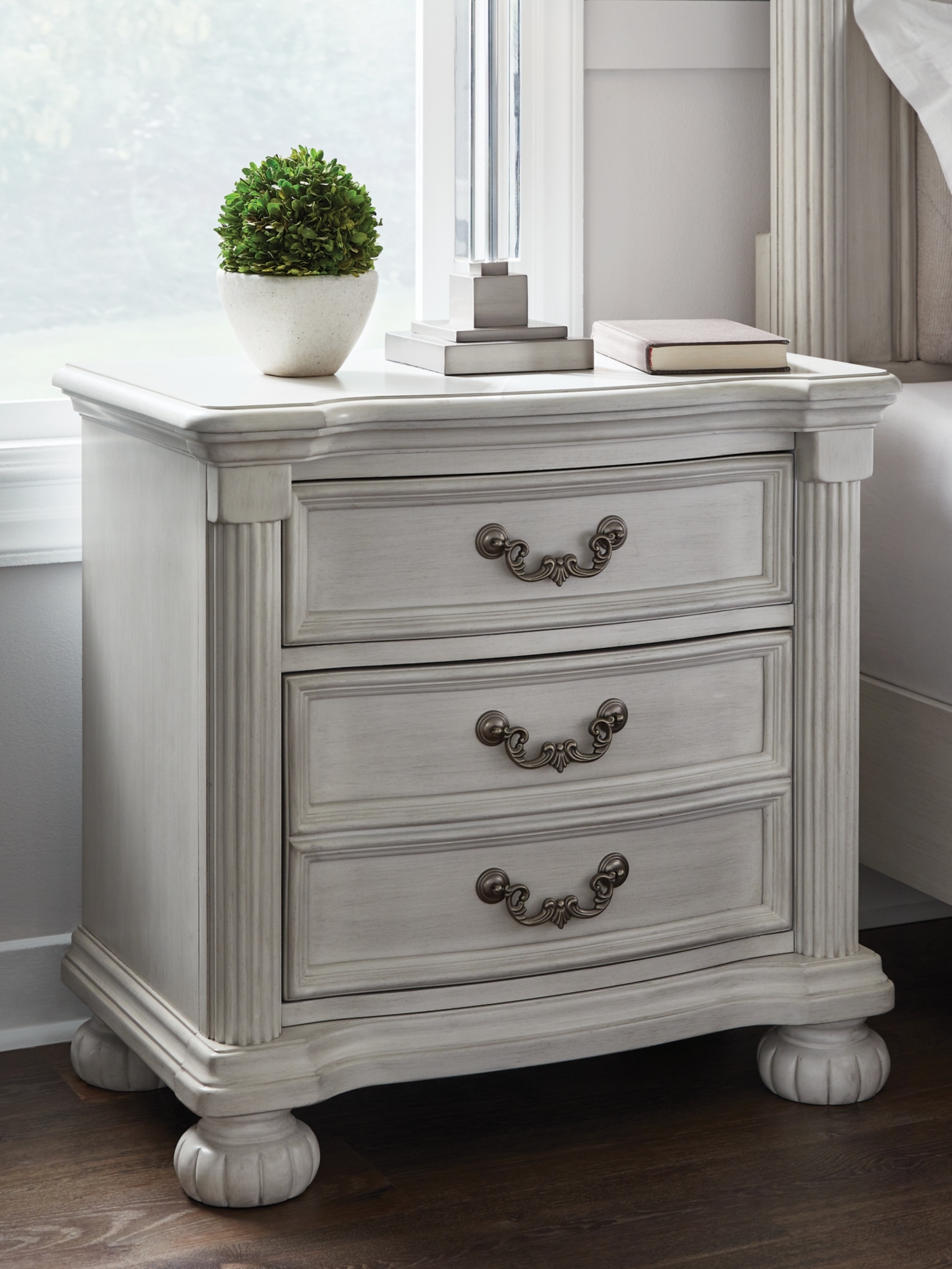 3-Drawer Nightstand