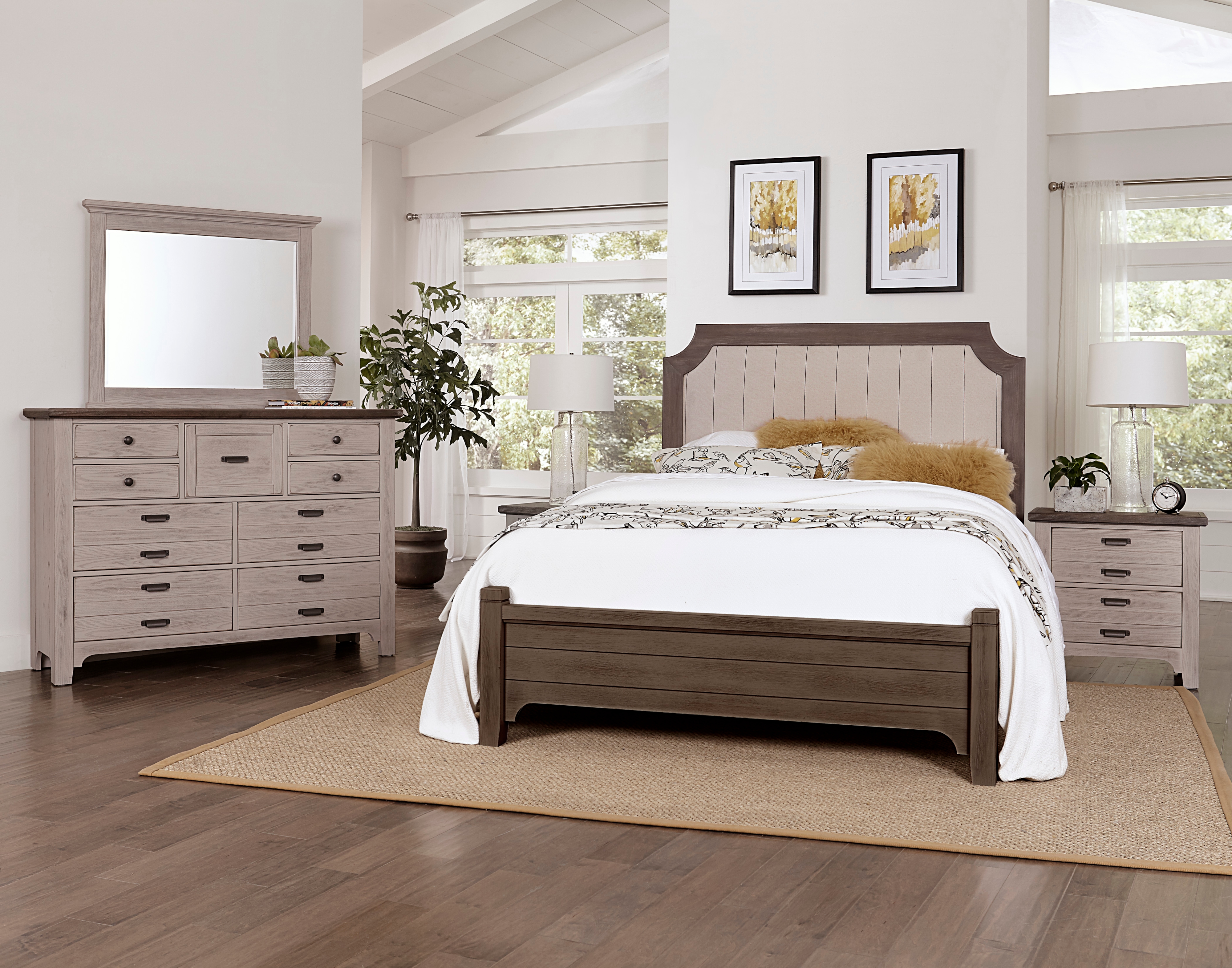 Upholstered Queen Bed